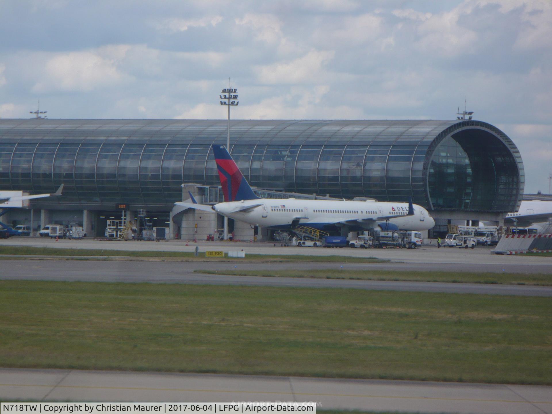 N718TW, 1999 Boeing 757-231 C/N 28486, Boeing 757-231