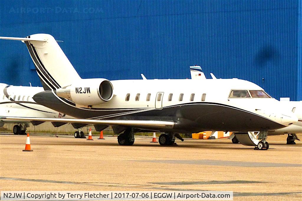 N2JW, 2009 Bombardier Challenger 605 (CL-600-2B16) C/N 5792, At London- Luton airport