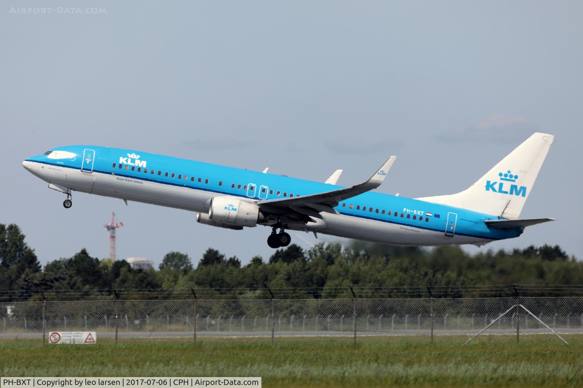 PH-BXT, 2004 Boeing 737-9K2 C/N 32944, Copenhagen 6.7.2017