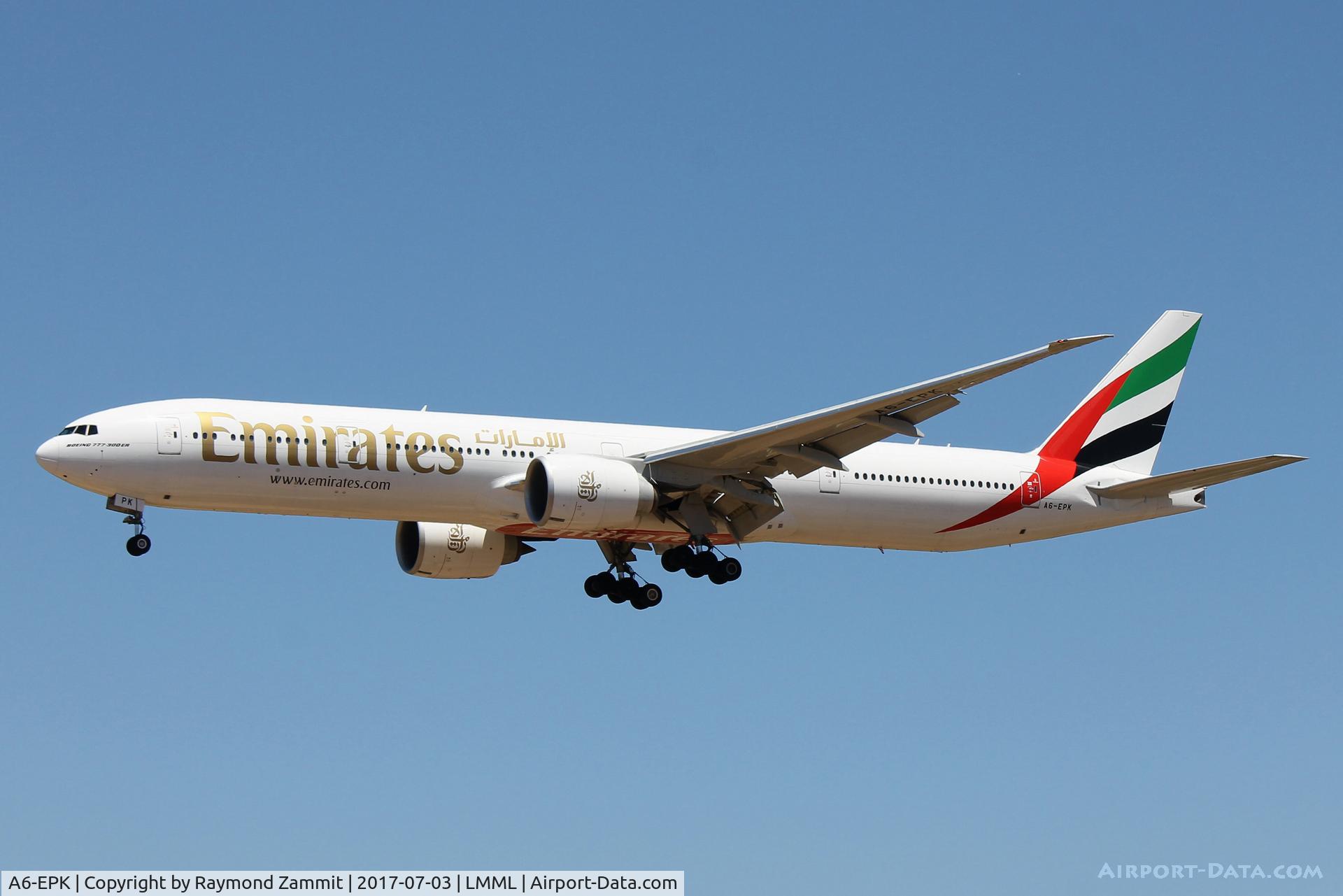 A6-EPK, 2016 Boeing 777-31H/ER C/N 42330/1379, B777 A6-EPK Emirates Airlines