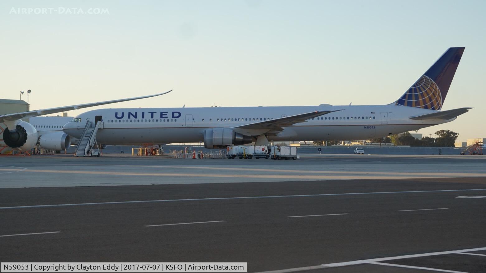N59053, 2000 Boeing 767-424/ER C/N 29448, SFO 2017.