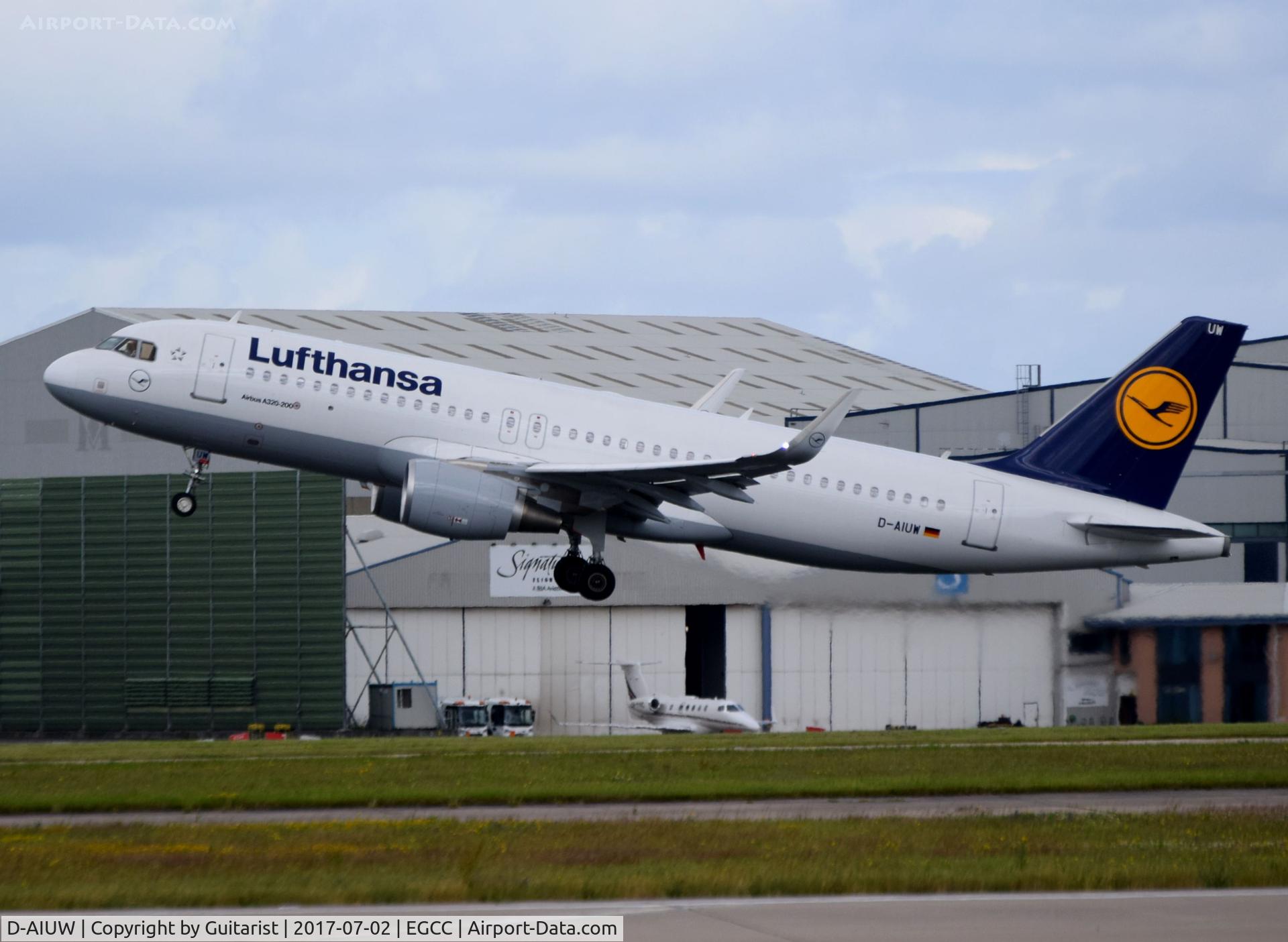 D-AIUW, 2016 Airbus A320-214 C/N 7251, At Manchester