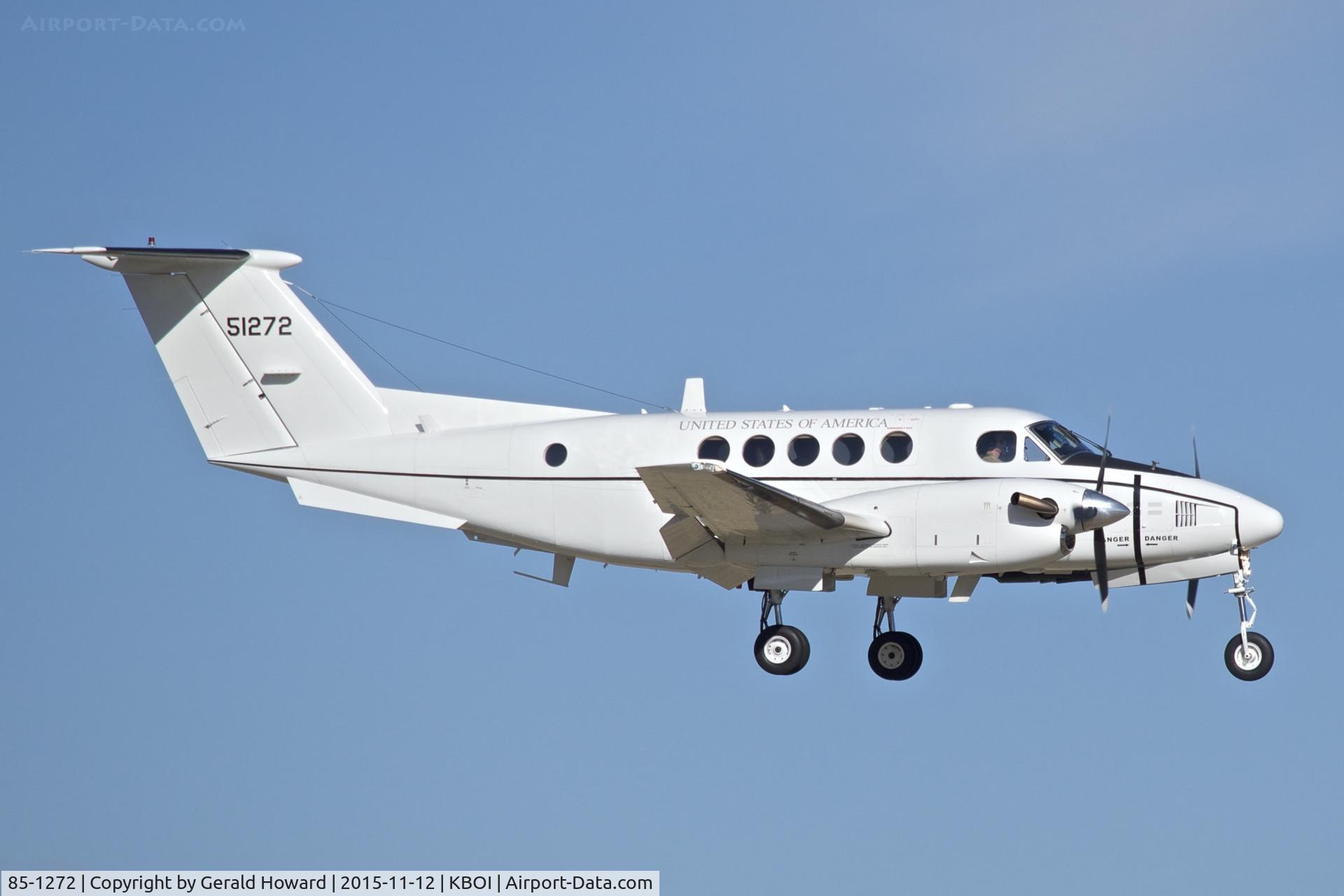 85-1272, 1985 Beech C-12F Huron C/N BP-063, Landing RWY 10R.