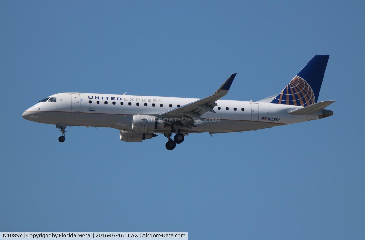 N108SY, 2014 Embraer 175LR (ERJ-170-200LR) C/N 17000401, United Express