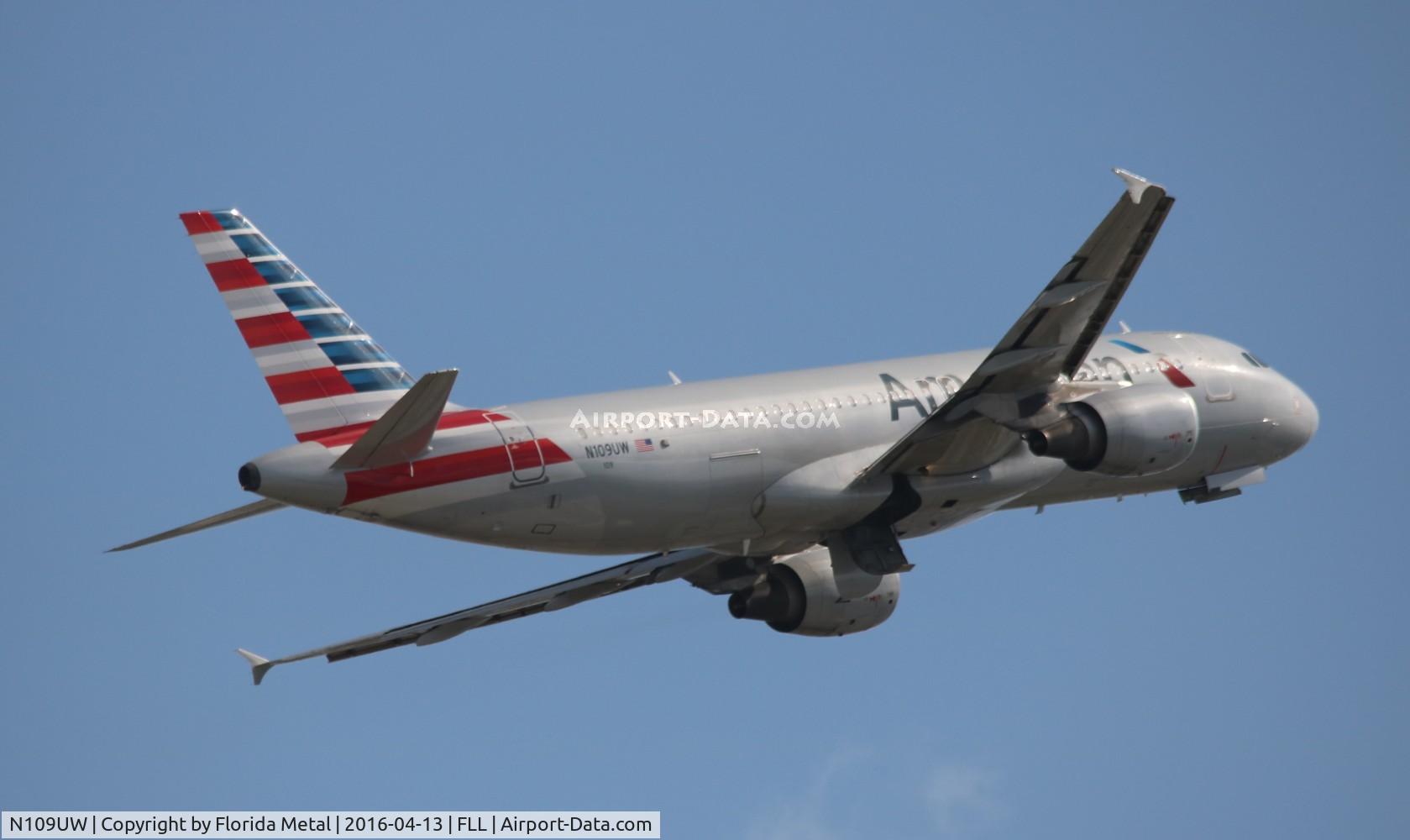 N109UW, 1999 Airbus A320-214 C/N 1065, American