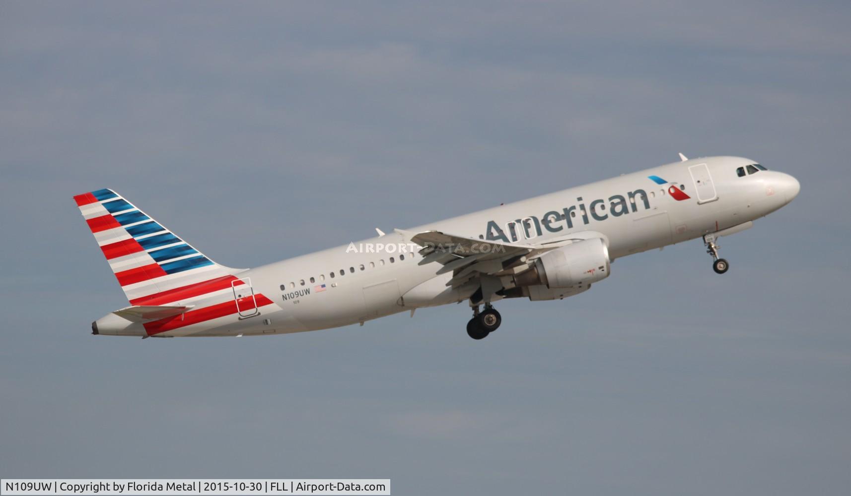 N109UW, 1999 Airbus A320-214 C/N 1065, American