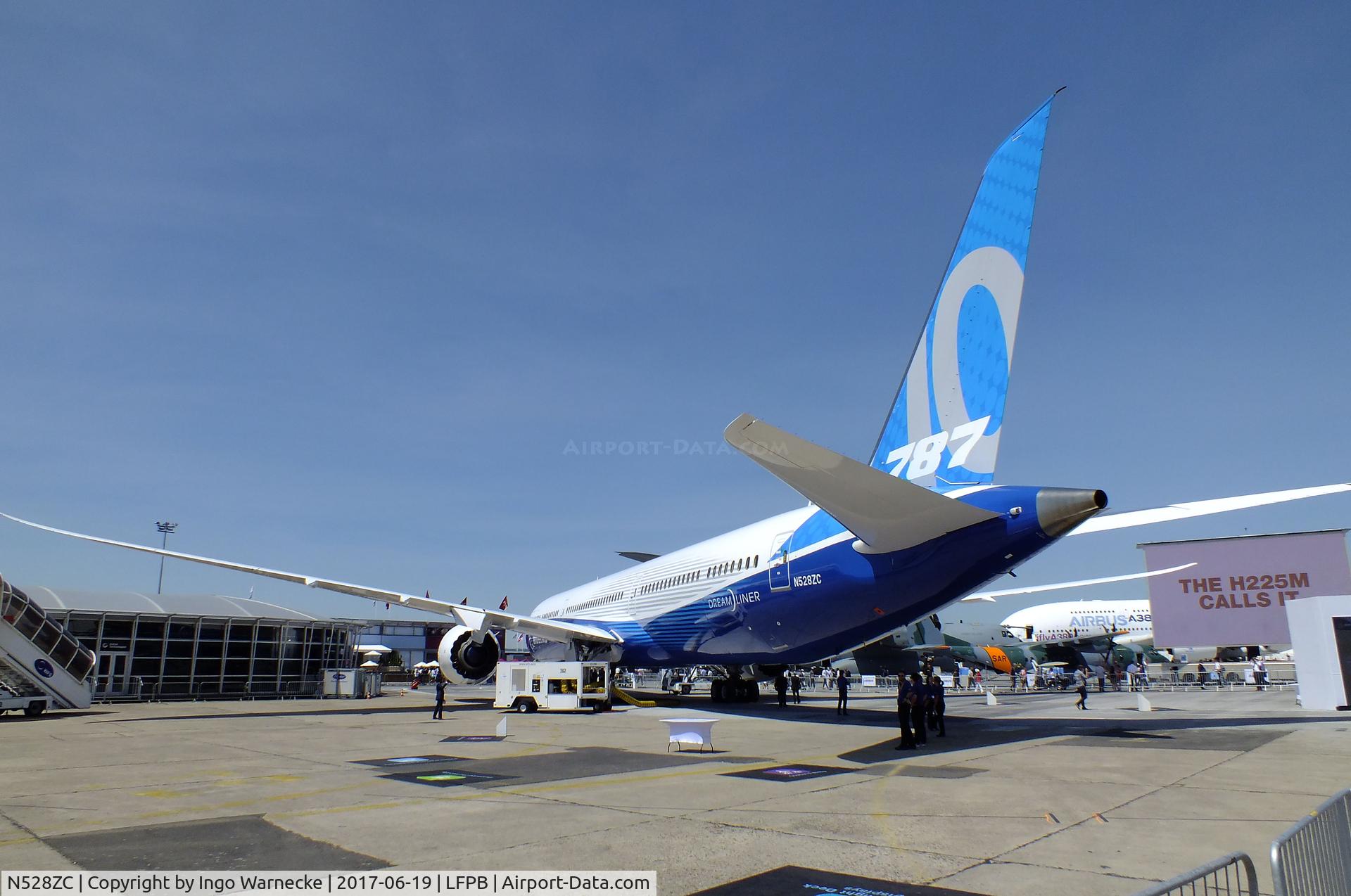 N528ZC, 2016 Boeing 787-10 Dreamliner C/N 60256, Boeing 787-10 at the Aerosalon 2017, Paris