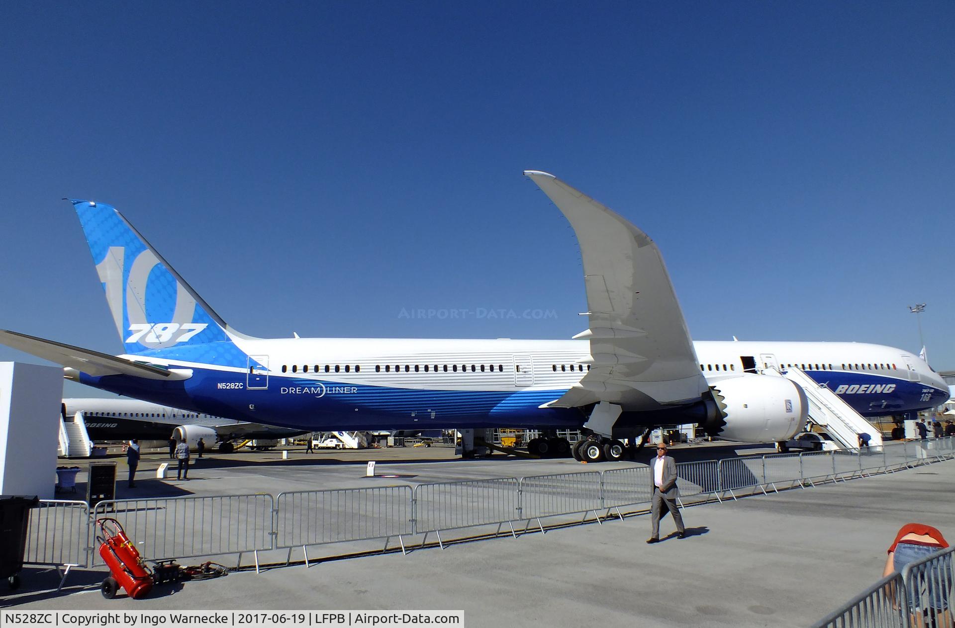 N528ZC, 2016 Boeing 787-10 Dreamliner C/N 60256, Boeing 787-10 at the Aerosalon 2017, Paris