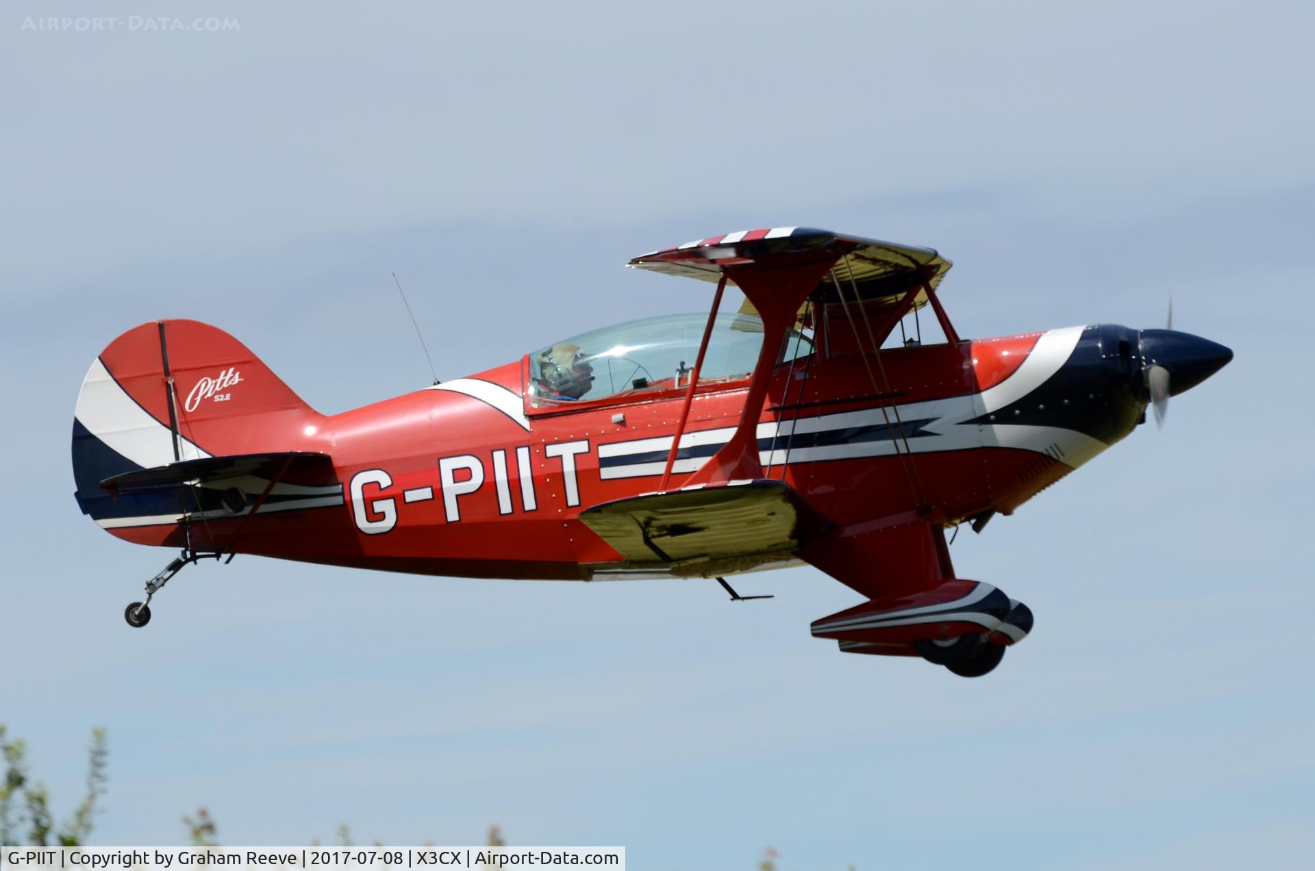 G-PIIT, 1986 Pitts S-2 Special C/N 1984, Landing at Northrepps.