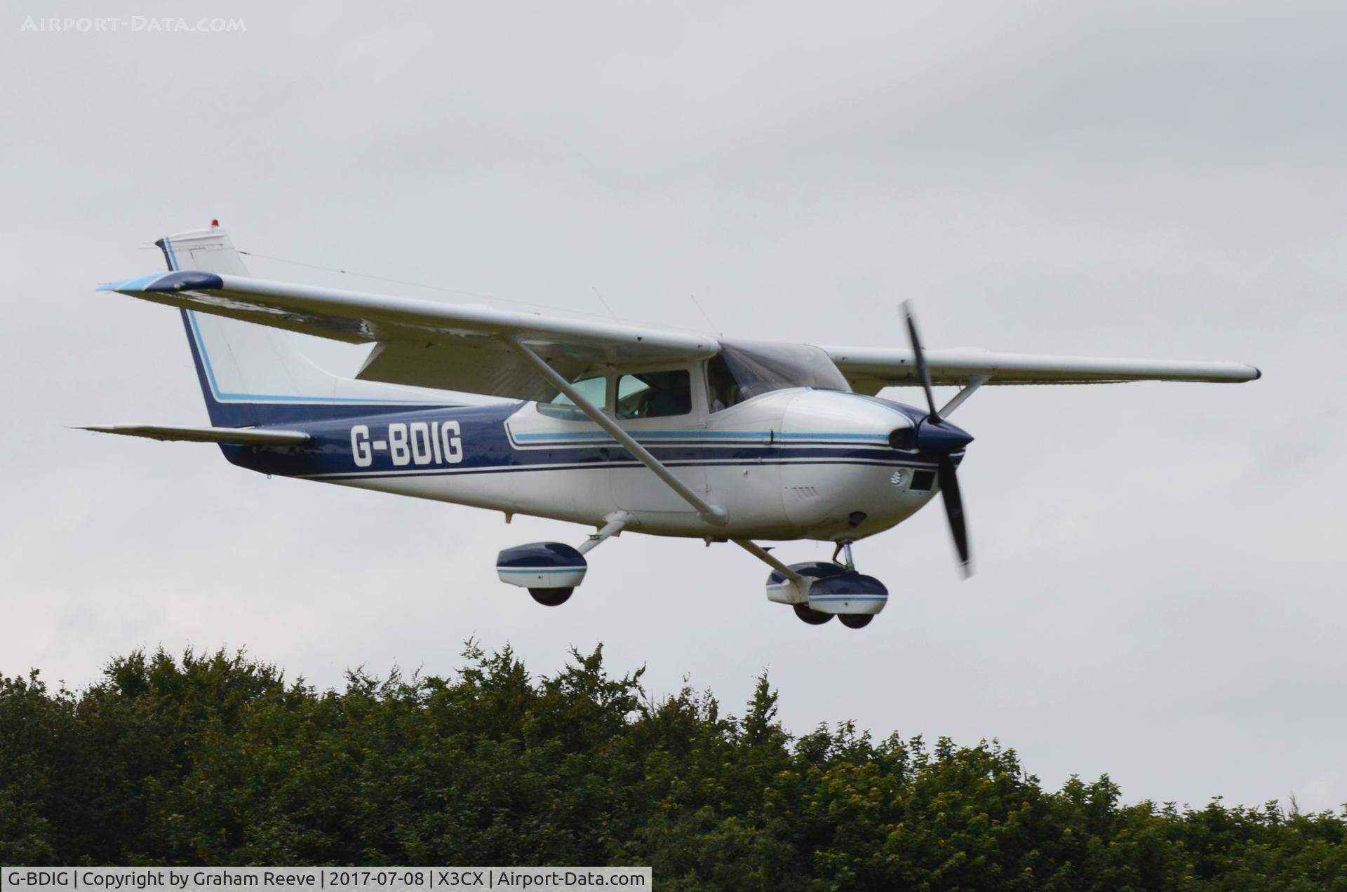 G-BDIG, 1975 Cessna 182P Skylane C/N 182-63938, Landing at Northrepps.