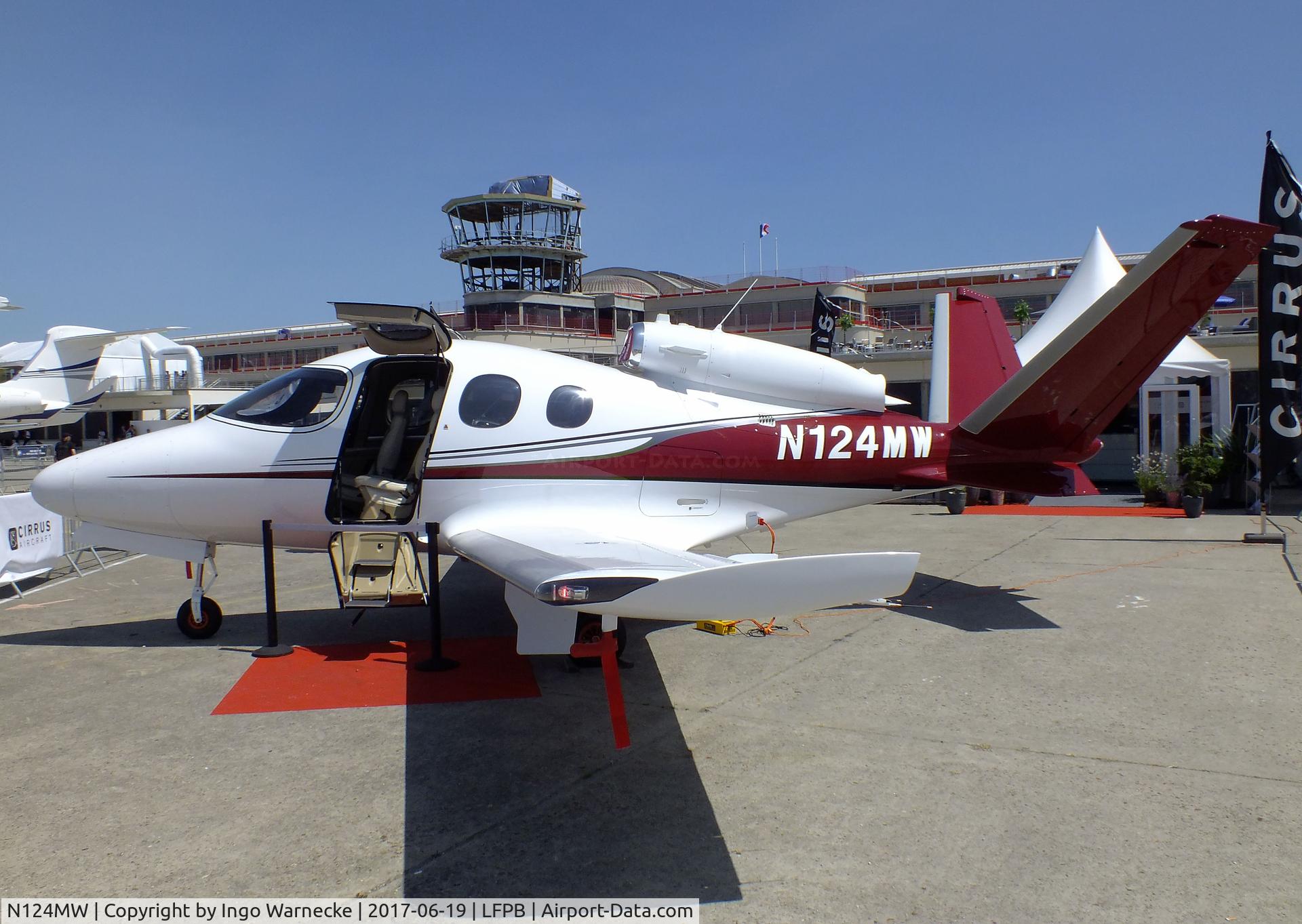 N124MW, 2017 Cirrus SF50 Vision C/N 0009, Cirrus SF50 Vision Jet at the Aerosalon 2017, Paris