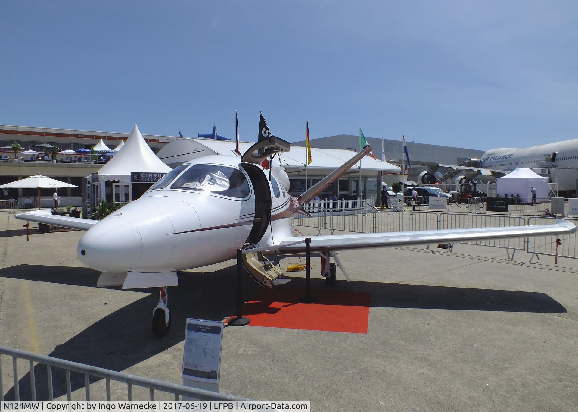 N124MW, 2017 Cirrus SF50 Vision C/N 0009, Cirrus SF50 Vision Jet at the Aerosalon 2017, Paris
