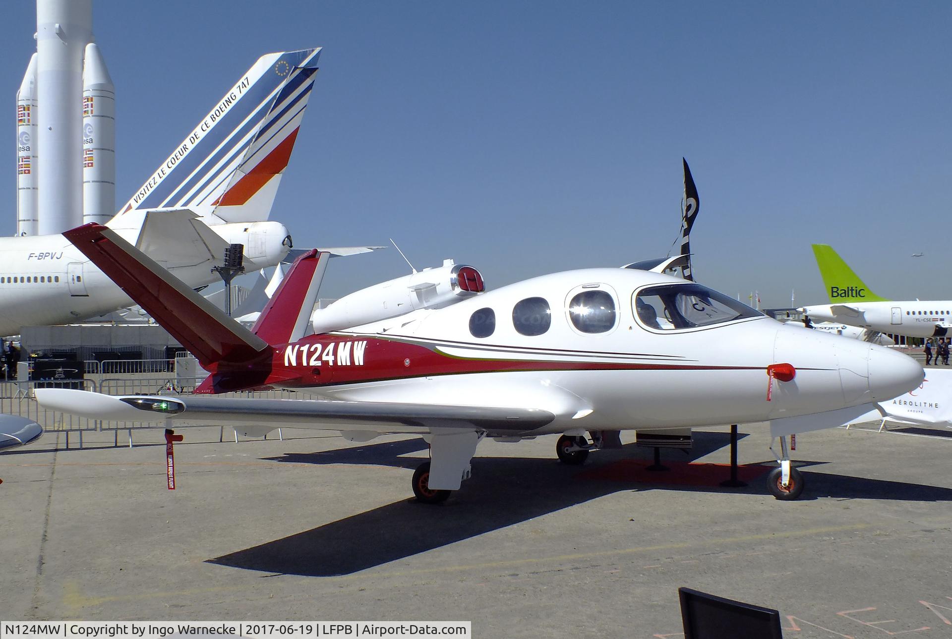 N124MW, 2017 Cirrus SF50 Vision C/N 0009, Cirrus SF50 Vision Jet at the Aerosalon 2017, Paris