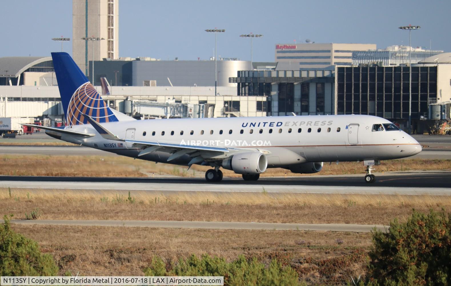 N113SY, 2014 Embraer 175LR (ERJ-170-200LR) C/N 17000407, United Express