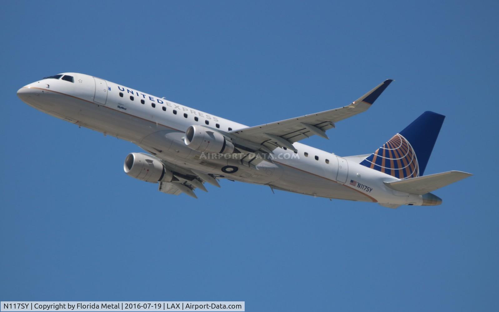 N117SY, 2014 Embraer 175LR (ERJ-170-200LR) C/N 17000416, United Express
