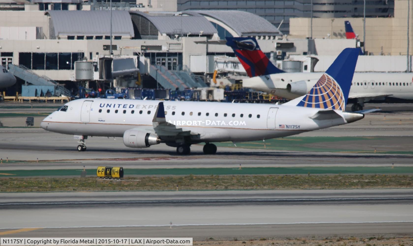 N117SY, 2014 Embraer 175LR (ERJ-170-200LR) C/N 17000416, United Express