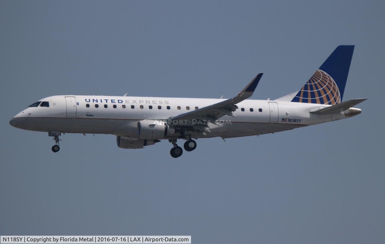 N118SY, 2014 Embraer 175LR (ERJ-170-200LR) C/N 17000420, United Express
