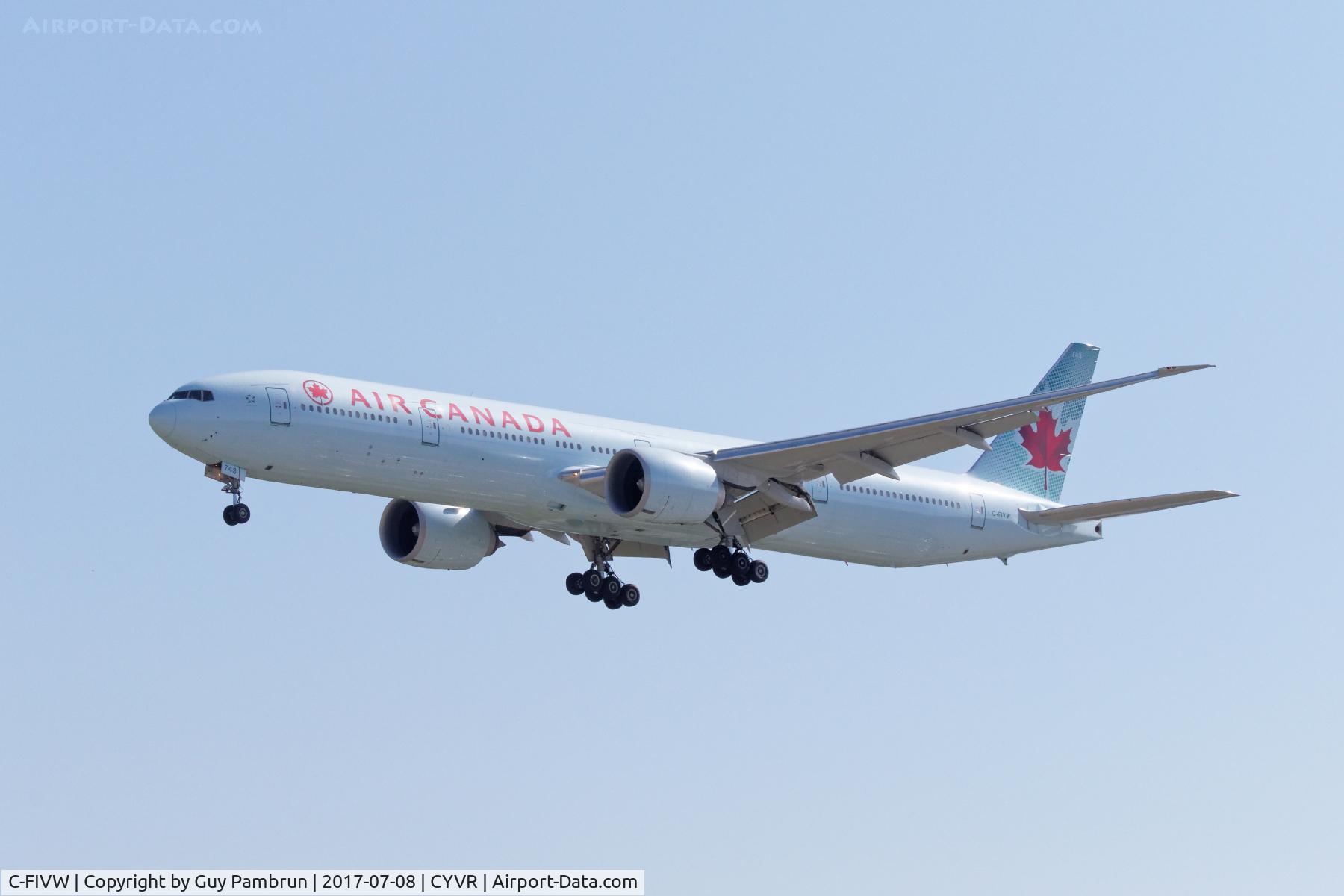 C-FIVW, 2013 Boeing 777-333/ER C/N 42218, Landing