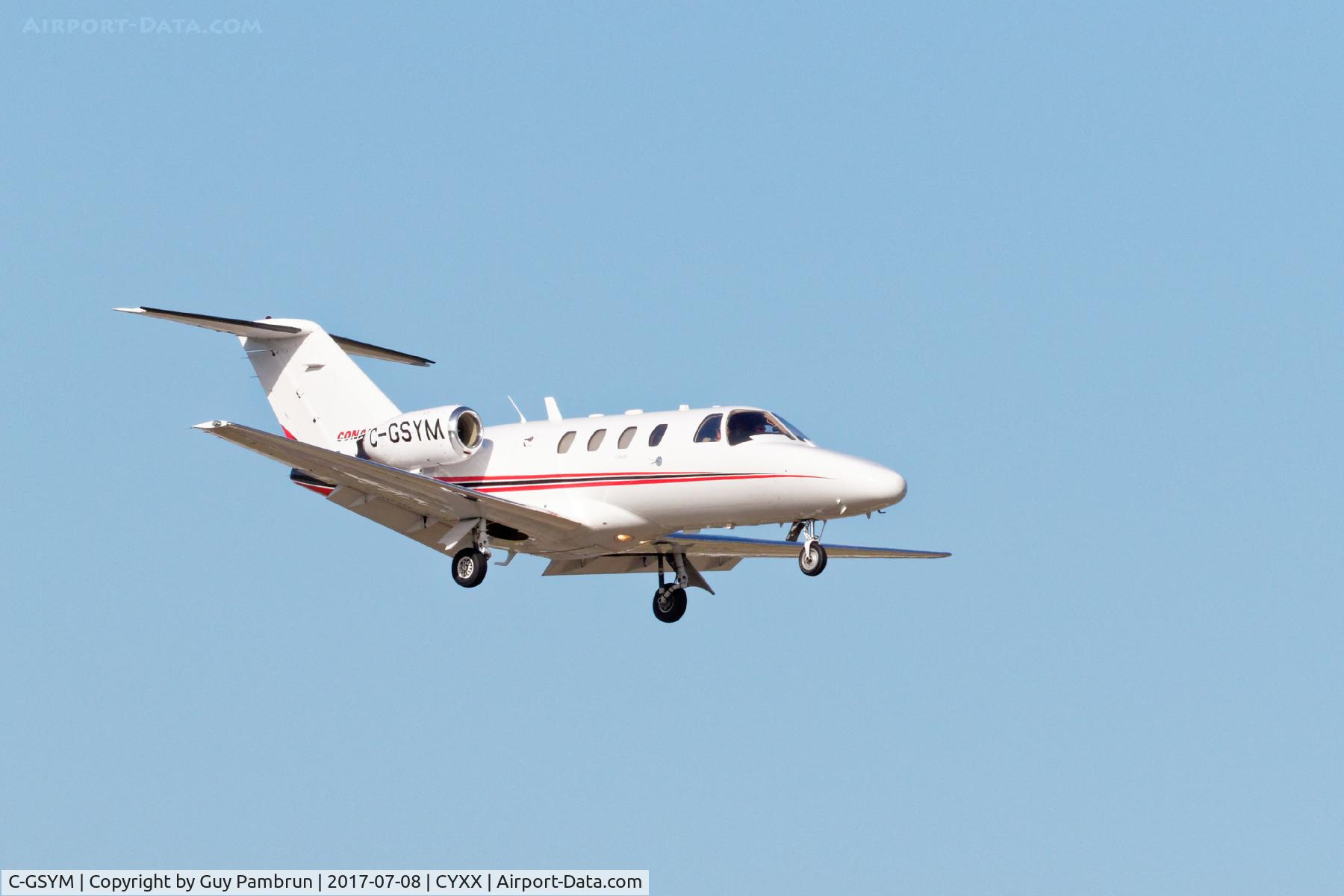 C-GSYM, 1999 Cessna 525 CitationJet CJ1 C/N 525-0302, Landing