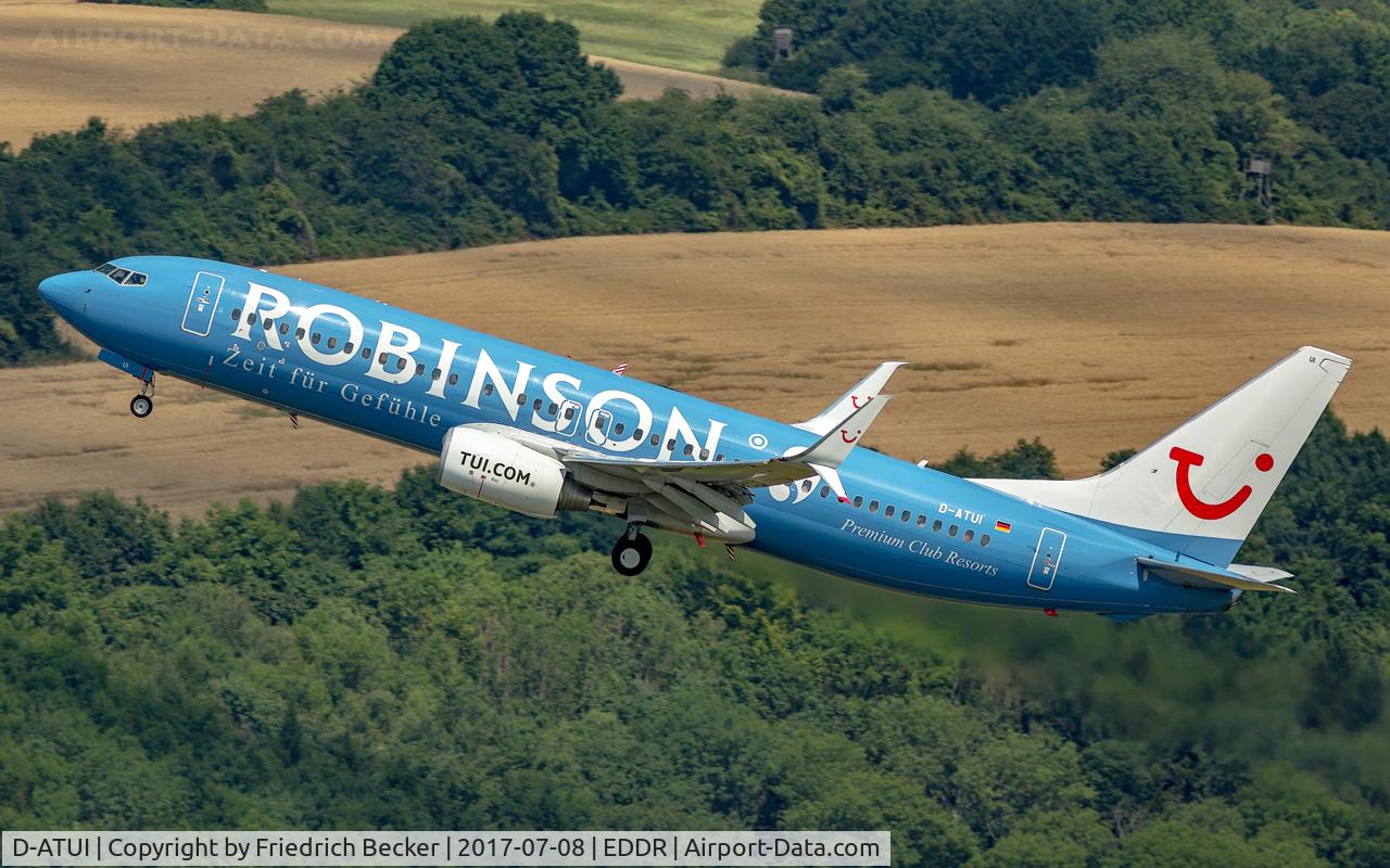 D-ATUI, 2011 Boeing 737-8K5 C/N 37252, departure to Fuerteventura via RW27