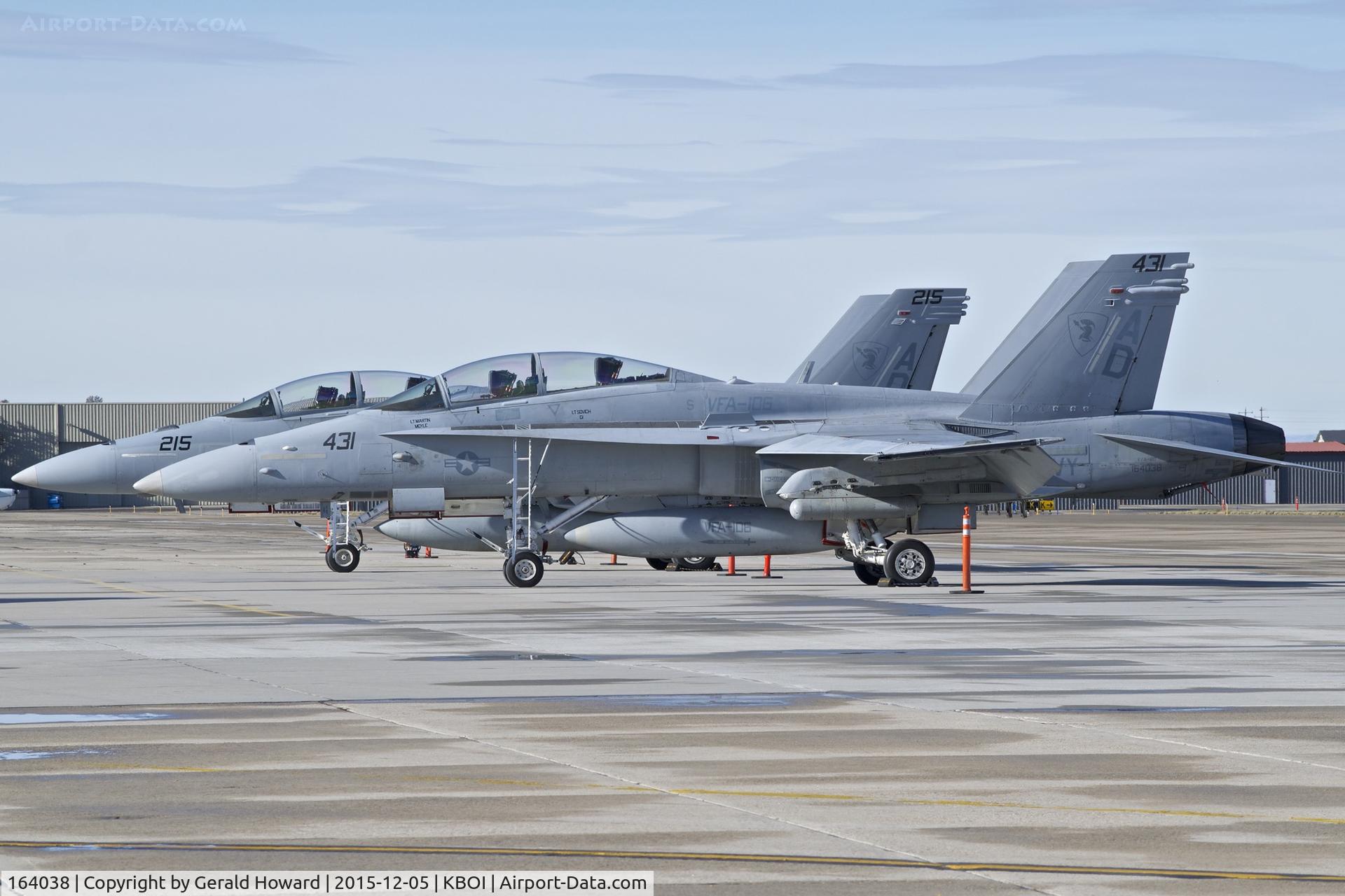 164038, McDonnell Douglas F/A 18D Hornet C/N 924/D050, Parked on the south GA ramp.  VFA-106 