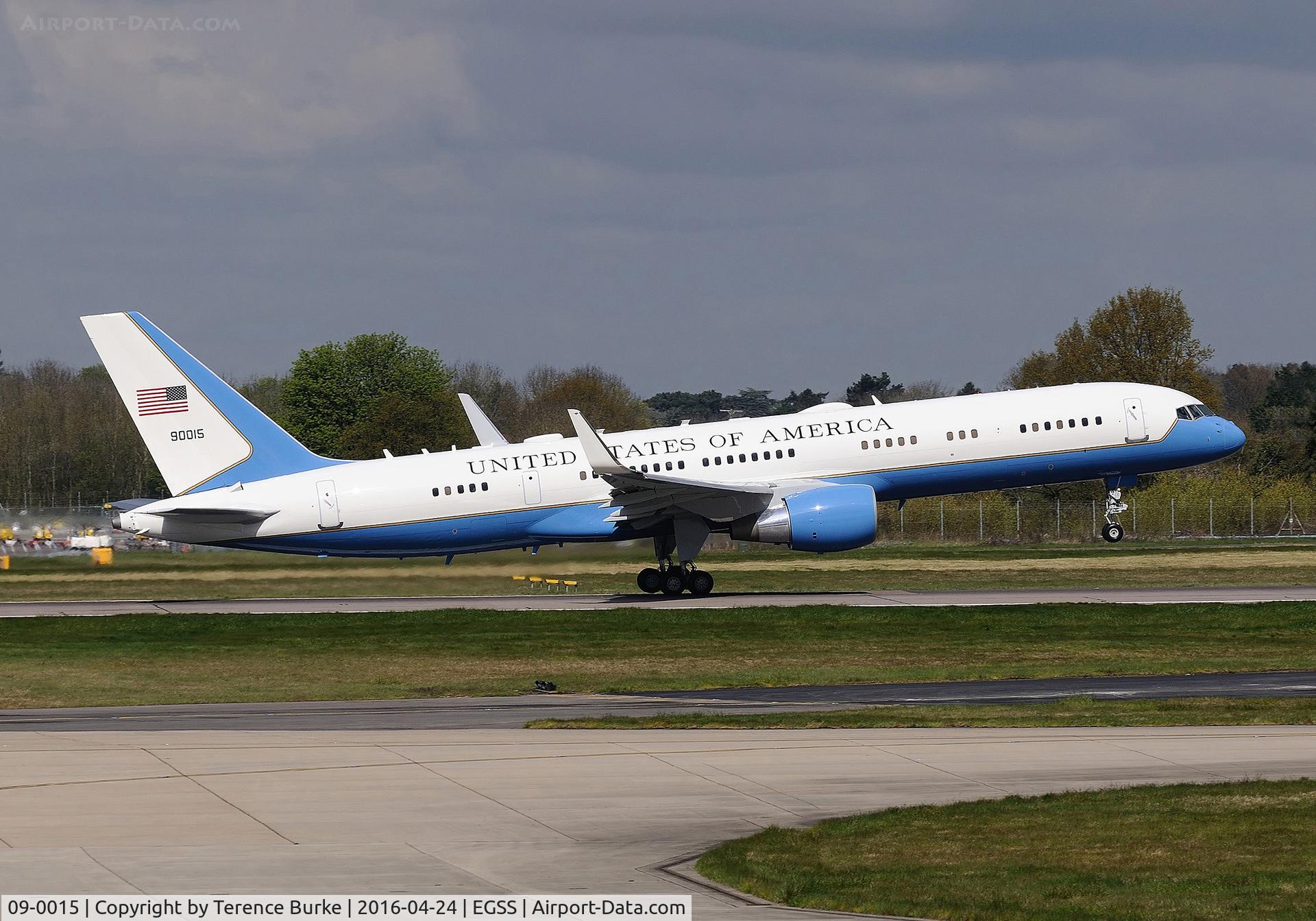 09-0015, 1991 Boeing C-32A (757-2Q8) C/N 25044, Taking off at Stansted