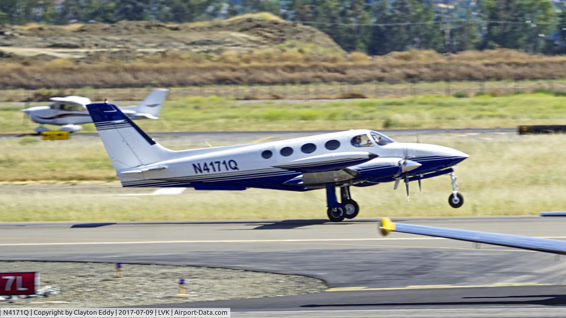 N4171Q, 1972 Cessna 340 C/N 340-0094, Livermore Airport California. 2017.