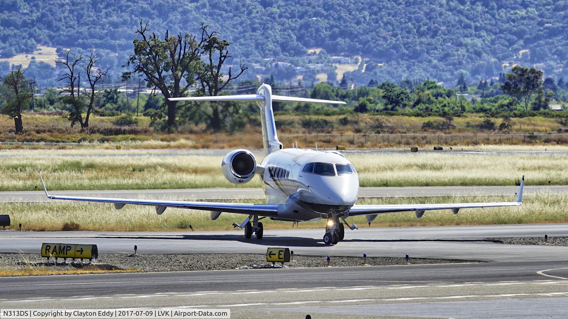 N313DS, 2007 Bombardier Challenger 300 (BD-100-1A10) C/N 20183, Livermore Airport California. 2017.
