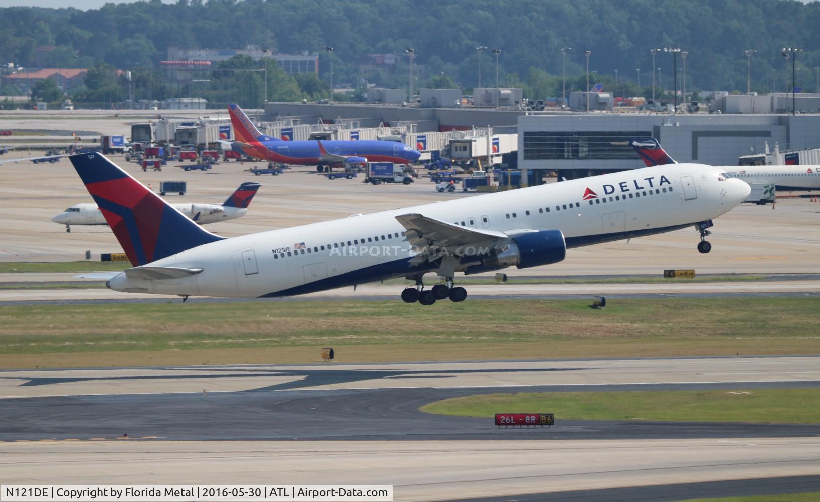 N121DE, 1987 Boeing 767-332 C/N 23435, Delta
