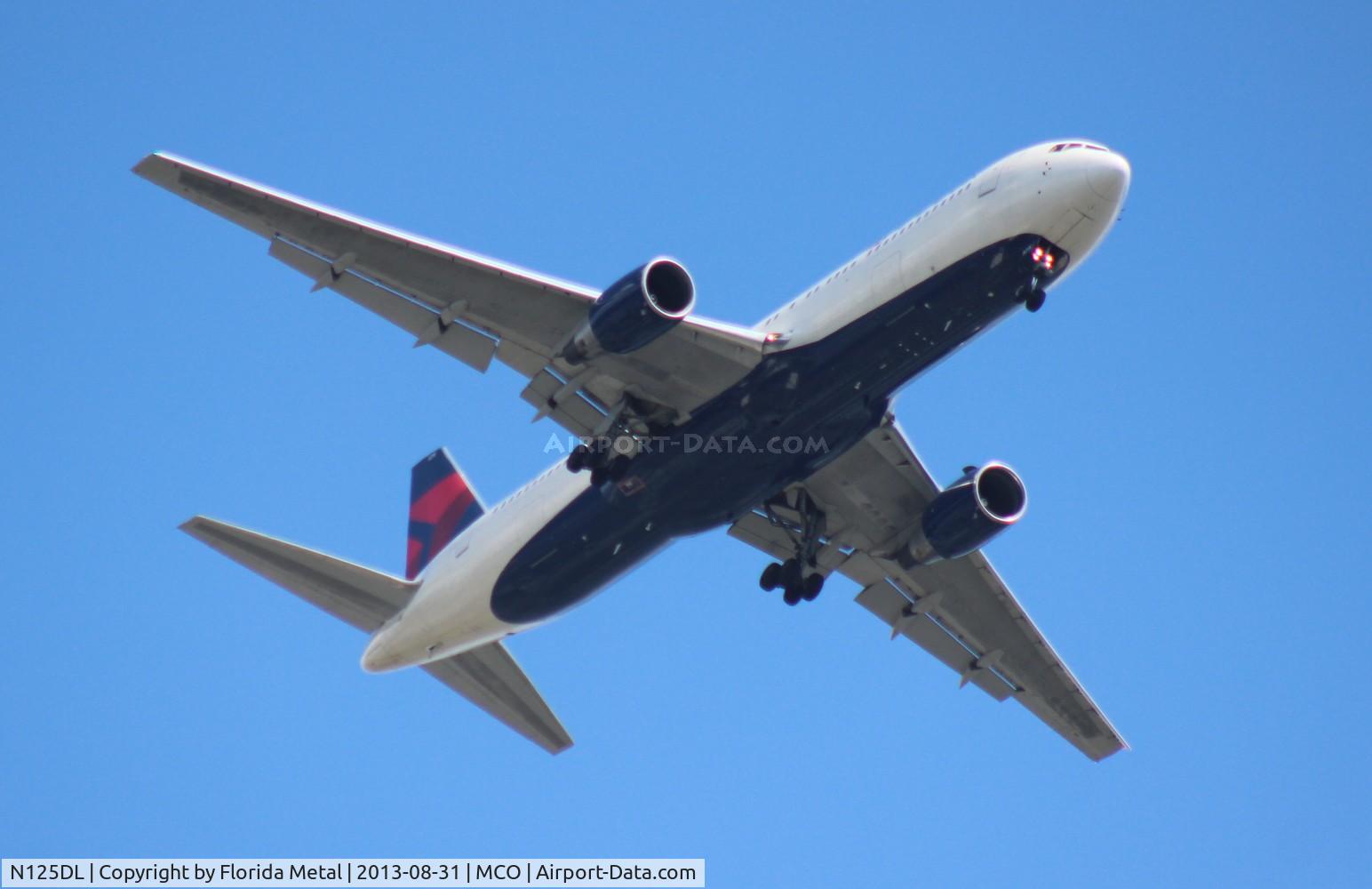 N125DL, 1988 Boeing 767-332 C/N 24075, Delta