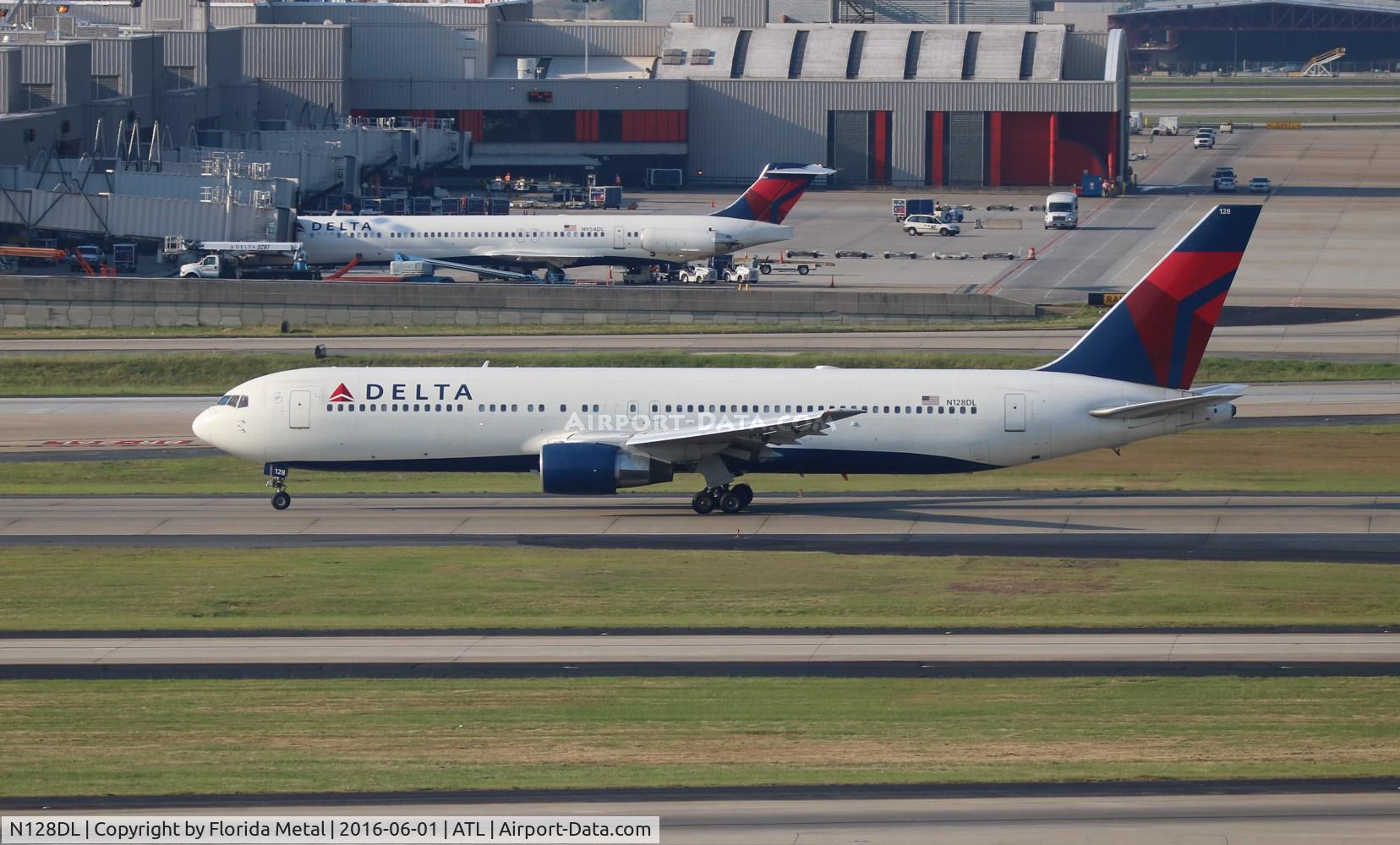 N128DL, 1988 Boeing 767-332 C/N 24078, Delta