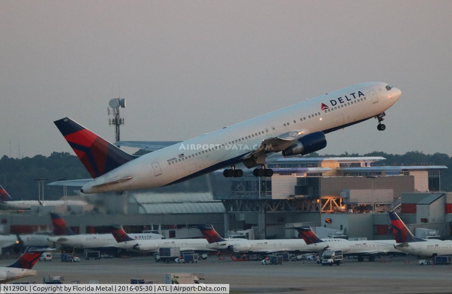 N129DL, 1988 Boeing 767-332 C/N 24079, Delta 767-300