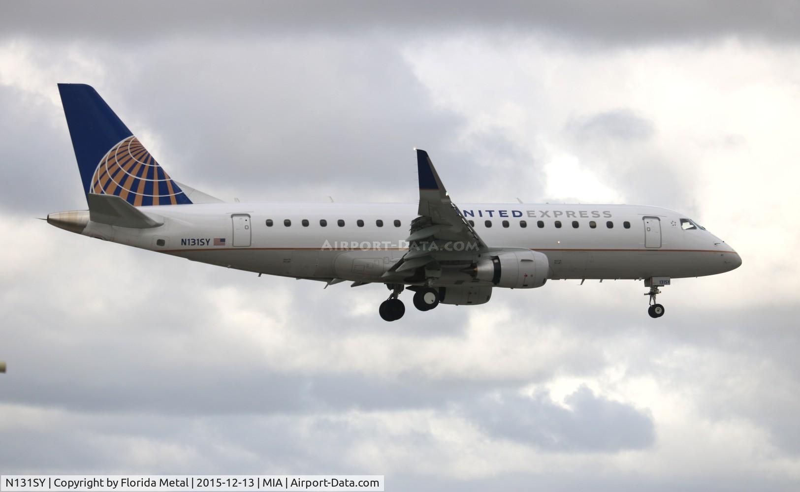 N131SY, 2015 Embraer 175LR (ERJ-170-200LR) C/N 17000450, United Express