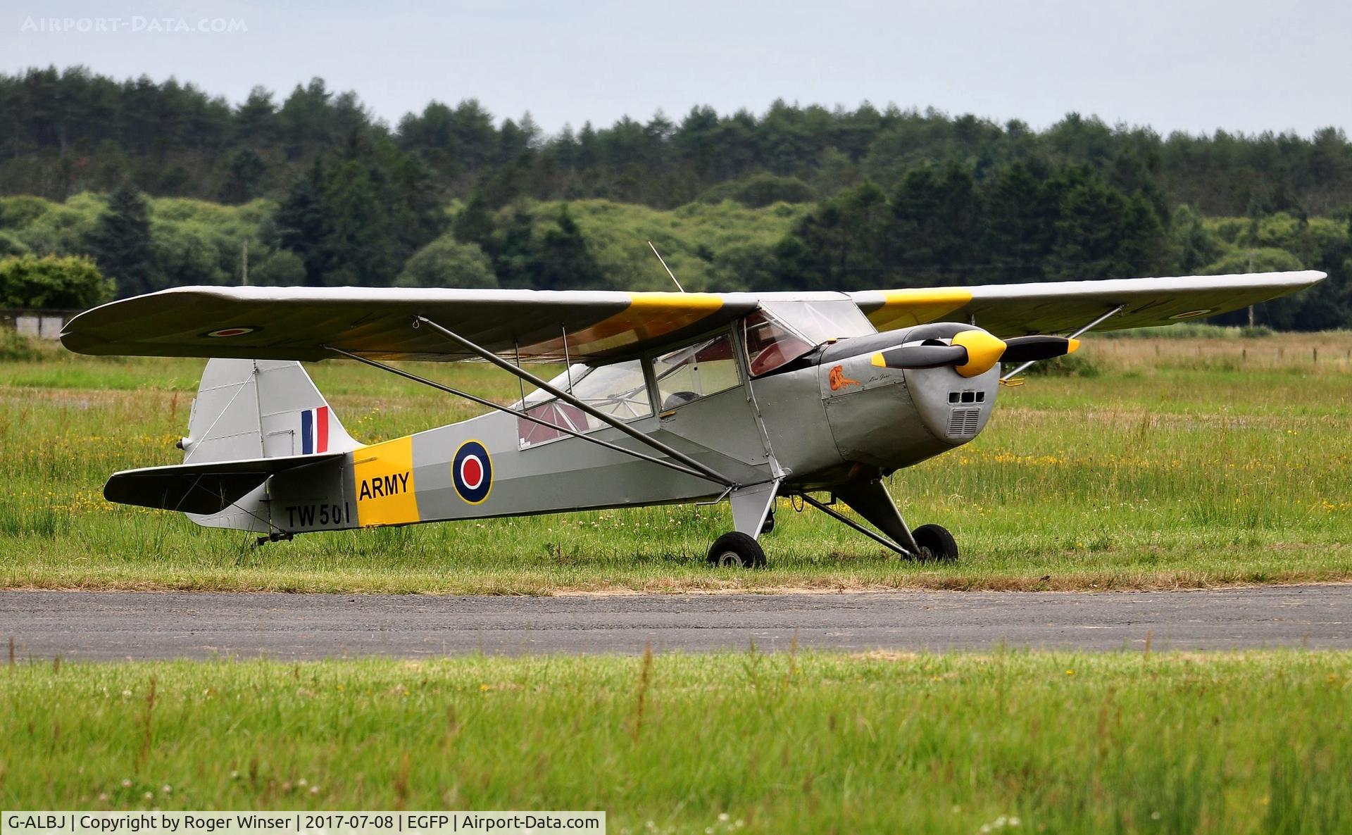 G-ALBJ, 1945 Taylorcraft J Auster 5 C/N 1831, Visiting Auster in Army markings. Previously served as TW510.