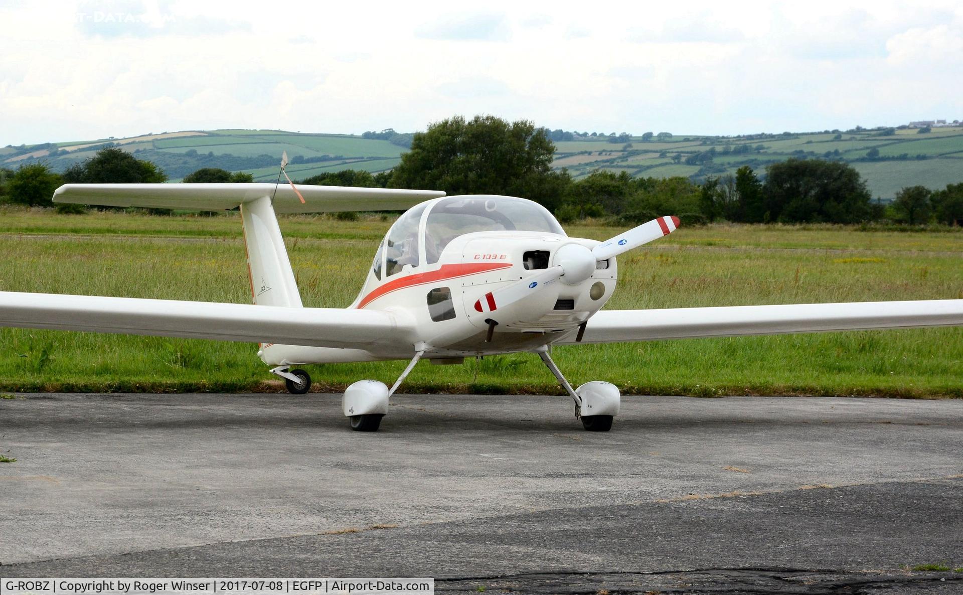 G-ROBZ, 1986 Grob G-109B C/N 6442, Visiting Grob G-109B.