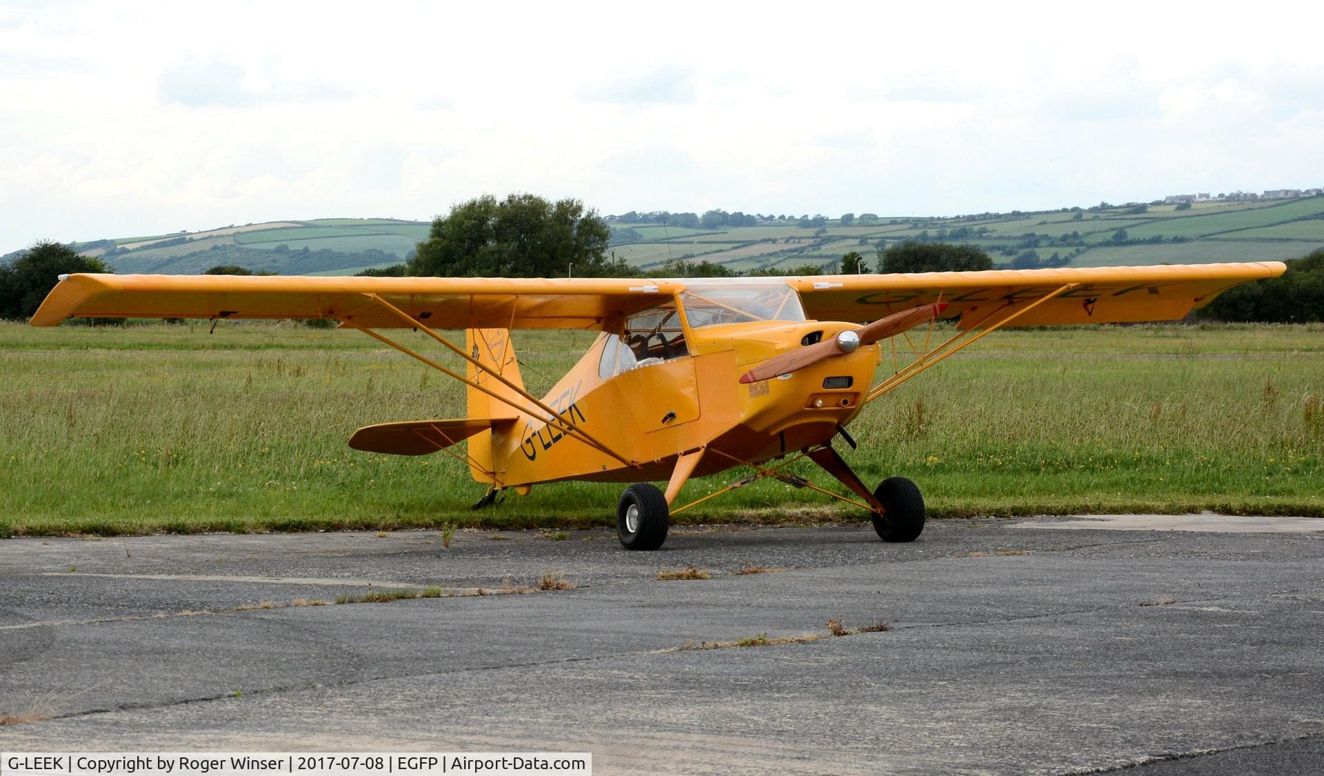 G-LEEK, 2010 Reality Escapade C/N LAA345-14843, Visiting Escapade.