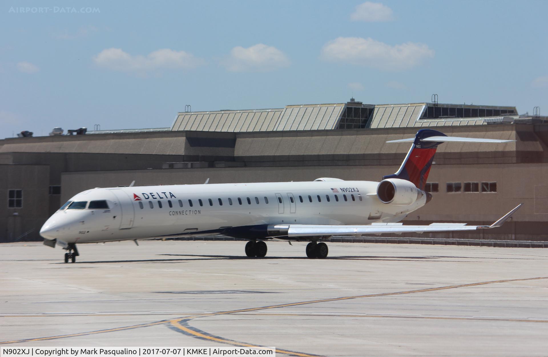 N902XJ, 2007 Bombardier CRJ-900ER (CL-600-2D24) C/N 15131, CL-600-2D24