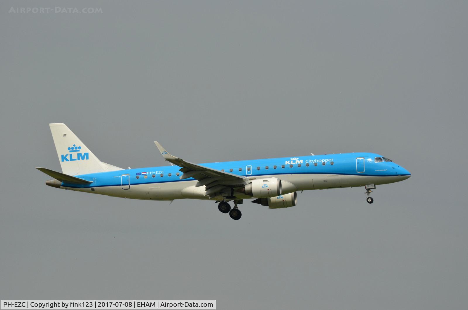 PH-EZC, 2008 Embraer 190LR (ERJ-190-100LR) C/N 19000250, KLM E190 LANDING