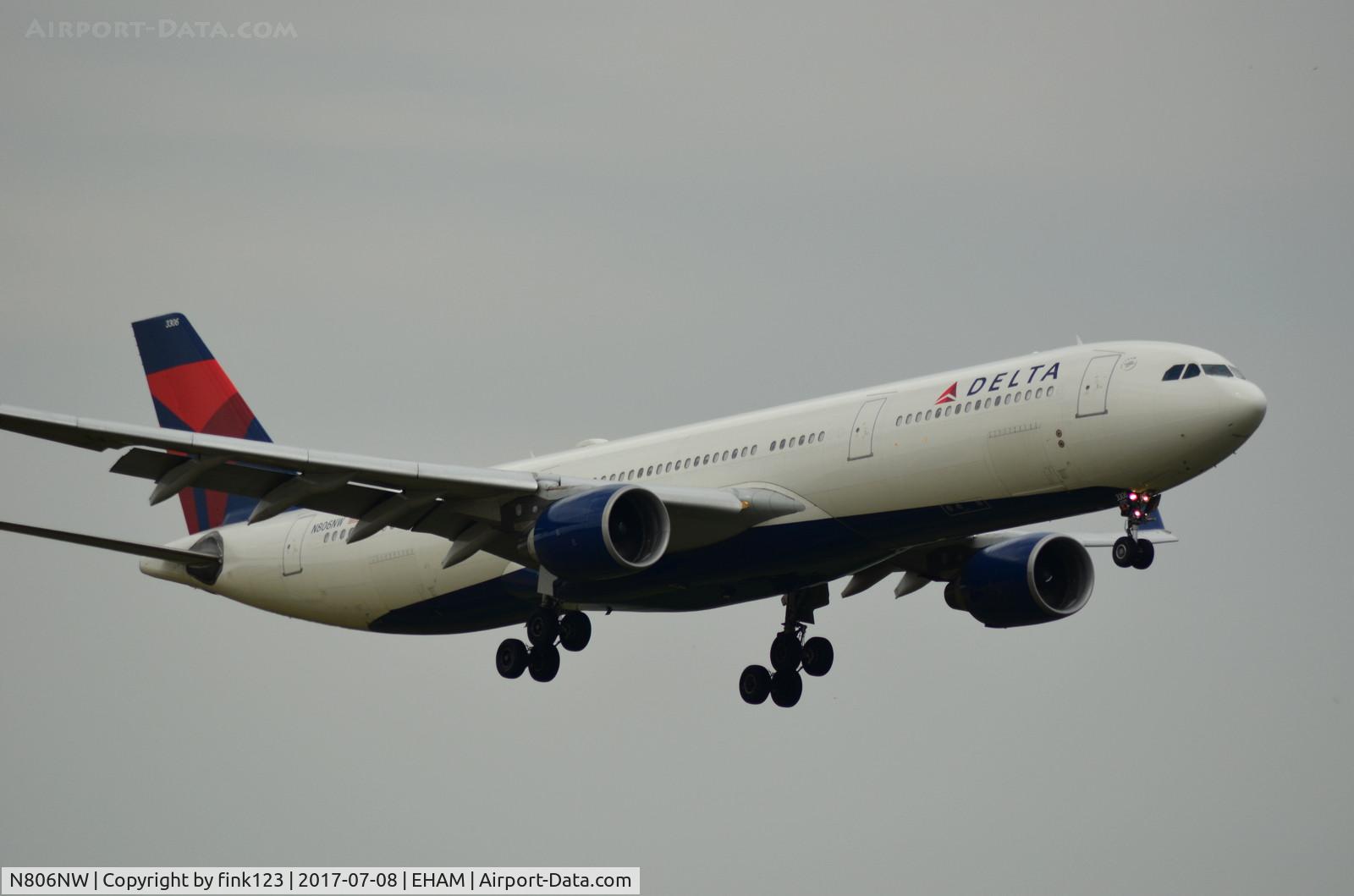 N806NW, 2004 Airbus A330-323 C/N 578, DELTA A 330
