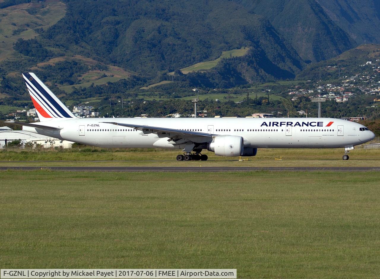 F-GZNL, 2012 Boeing 777-328/ER C/N 40063, Back-tracking rwy 12 ...