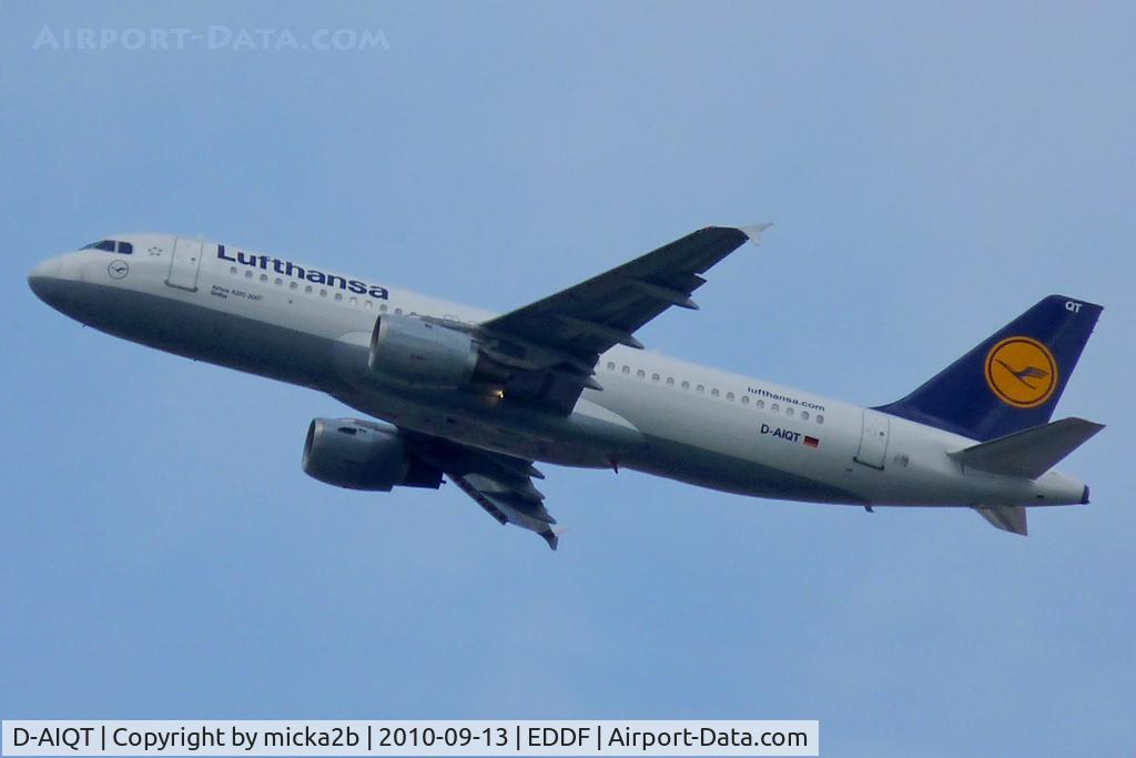 D-AIQT, 2000 Airbus A320-211 C/N 1337, Take off