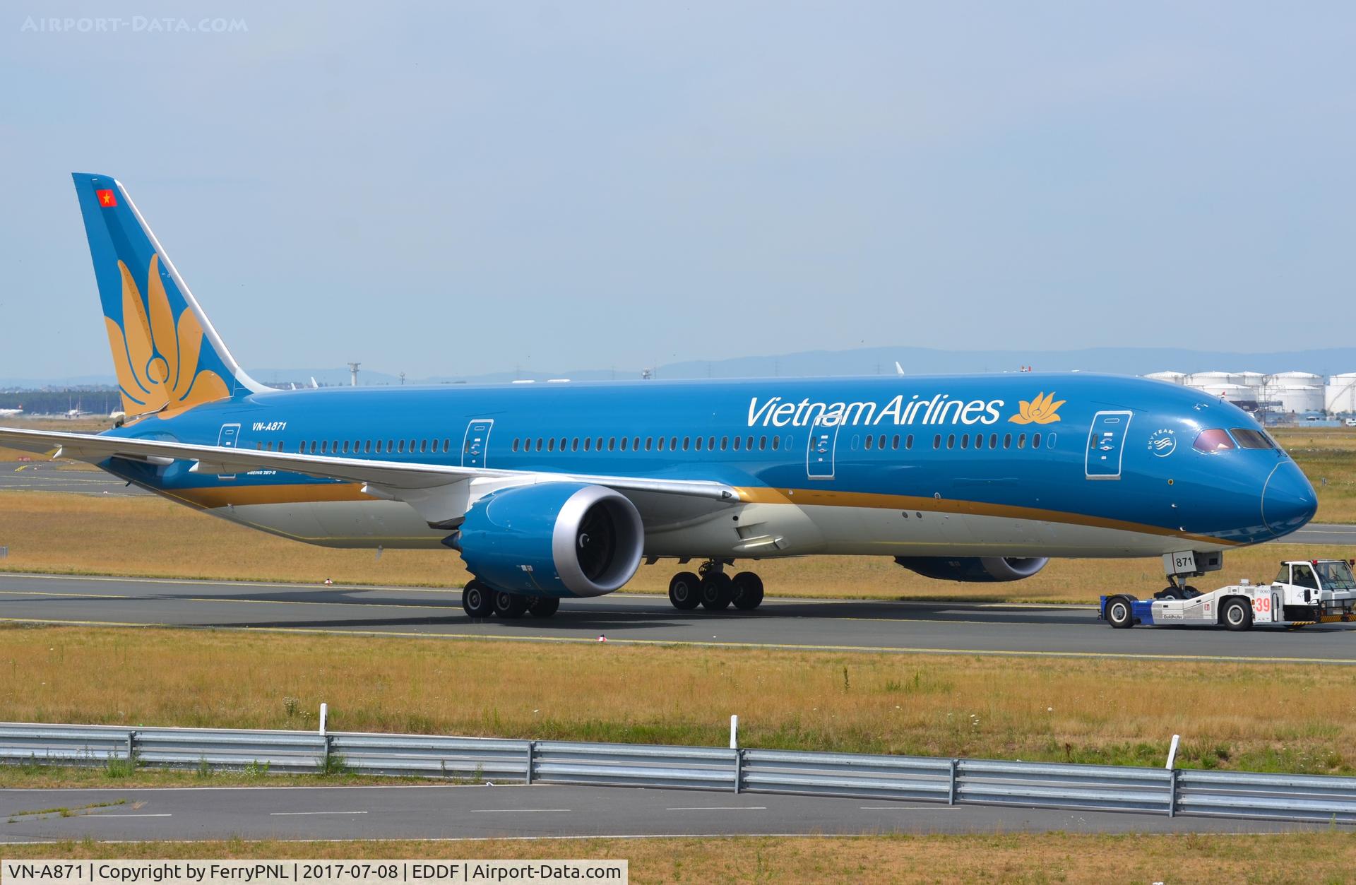 VN-A871, 2017 Boeing 787-9 Dreamliner Dreamliner C/N 39290, Vietnam B789 under tow in FRA