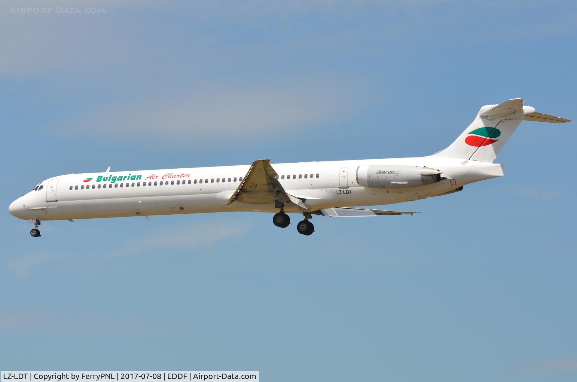 LZ-LDT, 1991 McDonnell Douglas MD-82 (DC-9-82) C/N 53058/1927, BUC MD80 landing