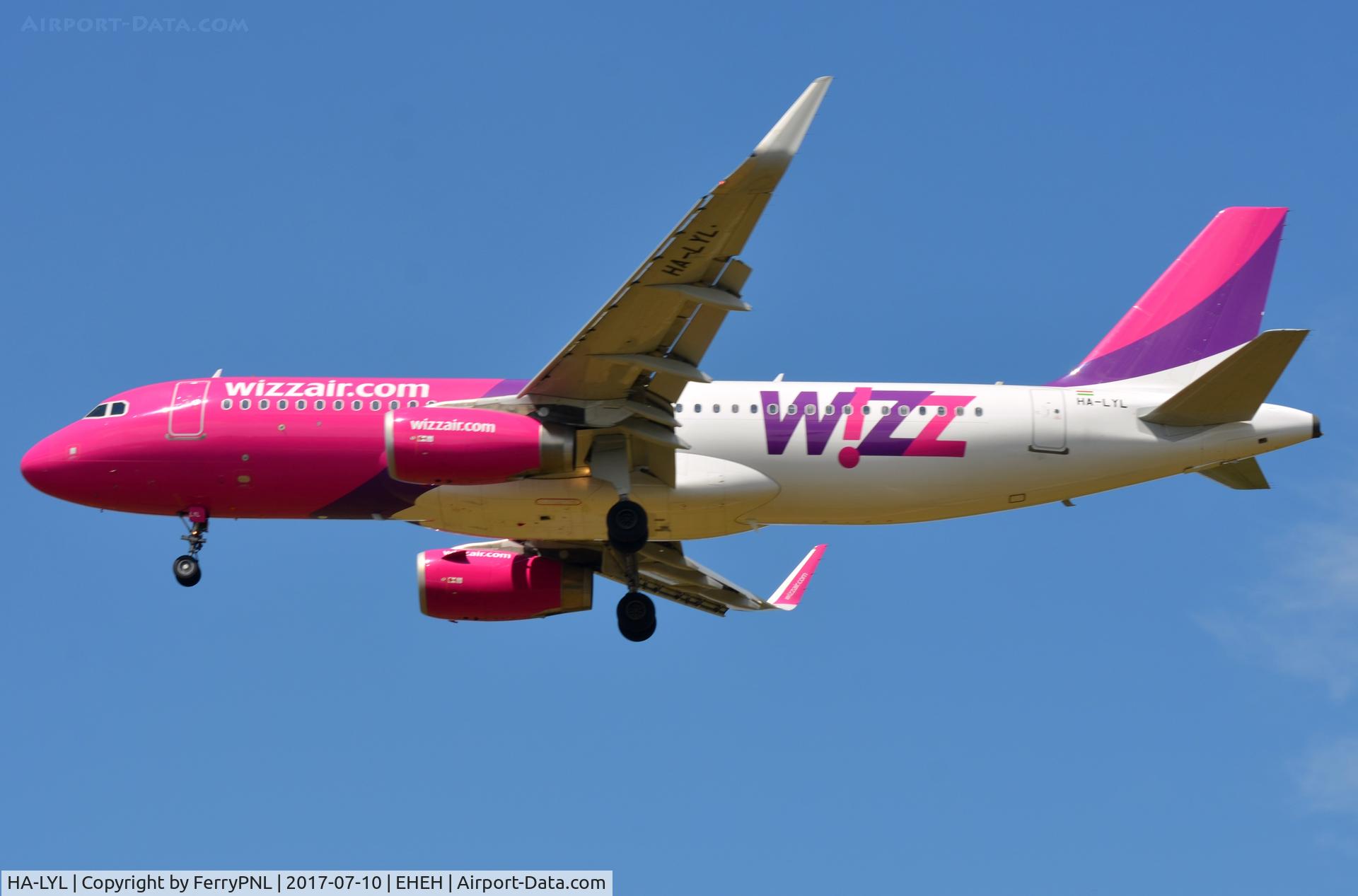 HA-LYL, 2015 Airbus A320-232 C/N 6489, A320 wizzing into EIN