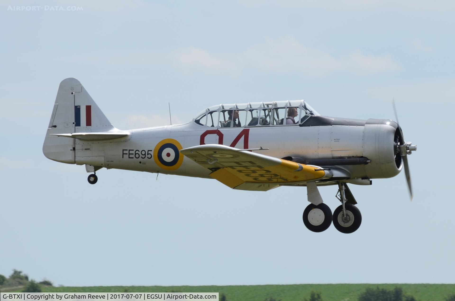 G-BTXI, 1942 Noorduyn AT-16 Harvard IIB C/N 14-429, Landing at Duxford.
