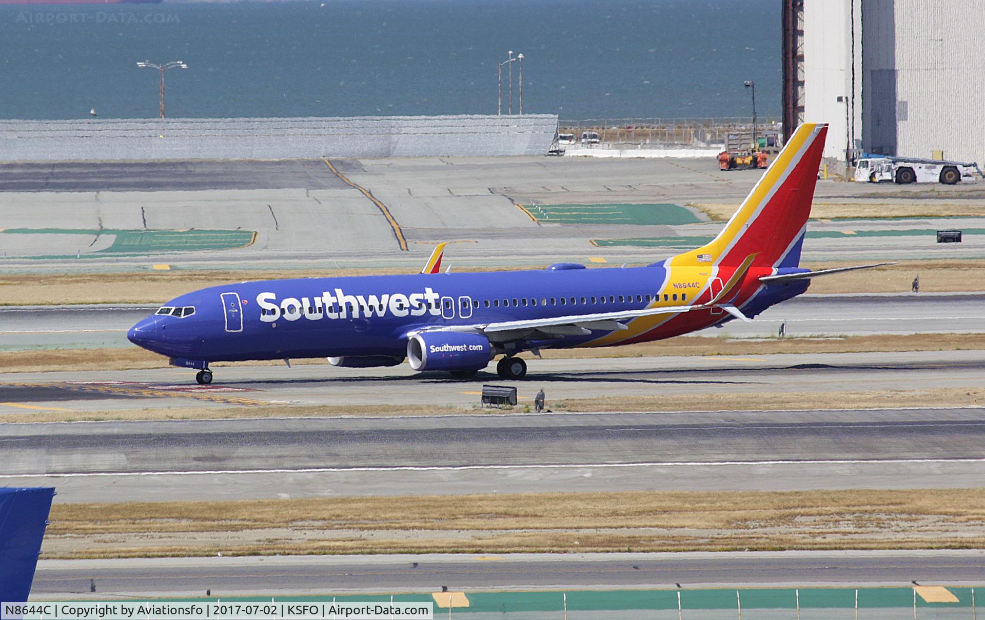 N8644C, 2014 Boeing 737-8H4 C/N 35973, Southwest Taxing to gate.