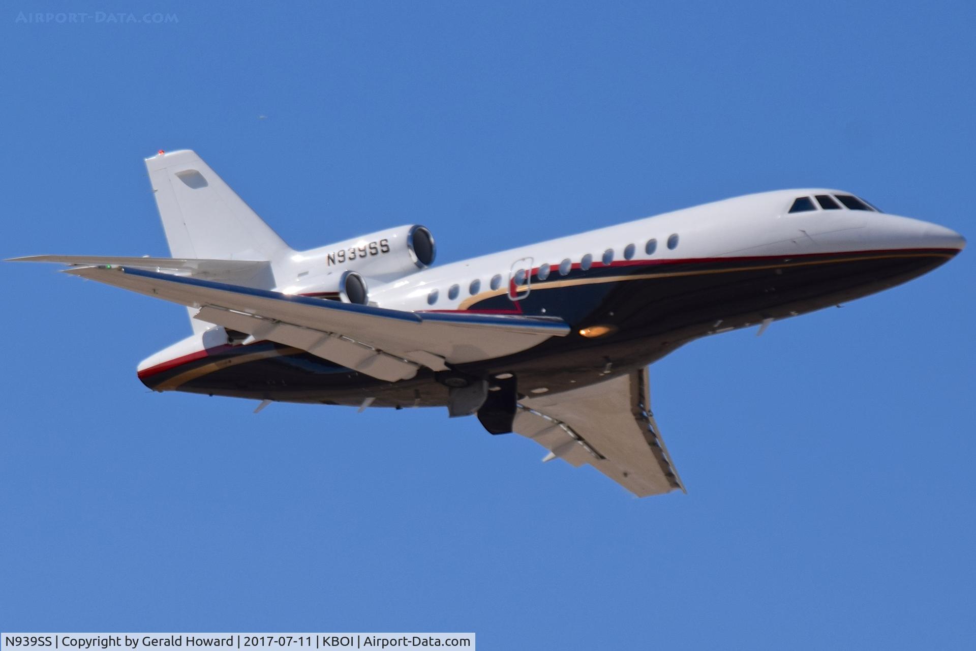N939SS, 1995 Dassault Falcon 900 C/N 155, Climb out from RWY 28R.