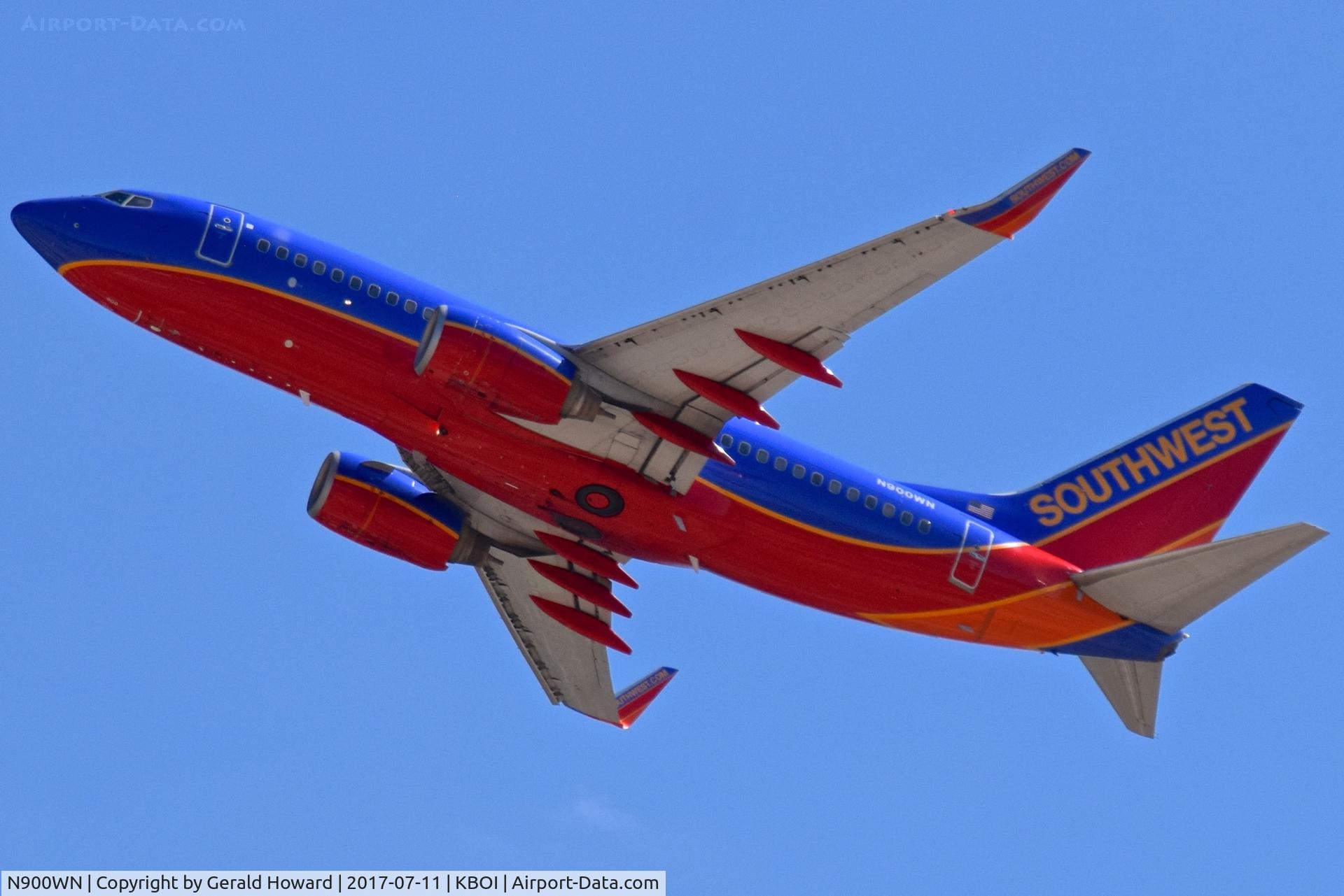 N900WN, 2007 Boeing 737-7H4 C/N 32544, Departing RWY 28R.