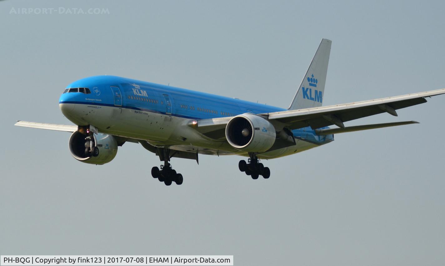 PH-BQG, 2004 Boeing 777-206/ER C/N 32704, KLM 777 LANDING