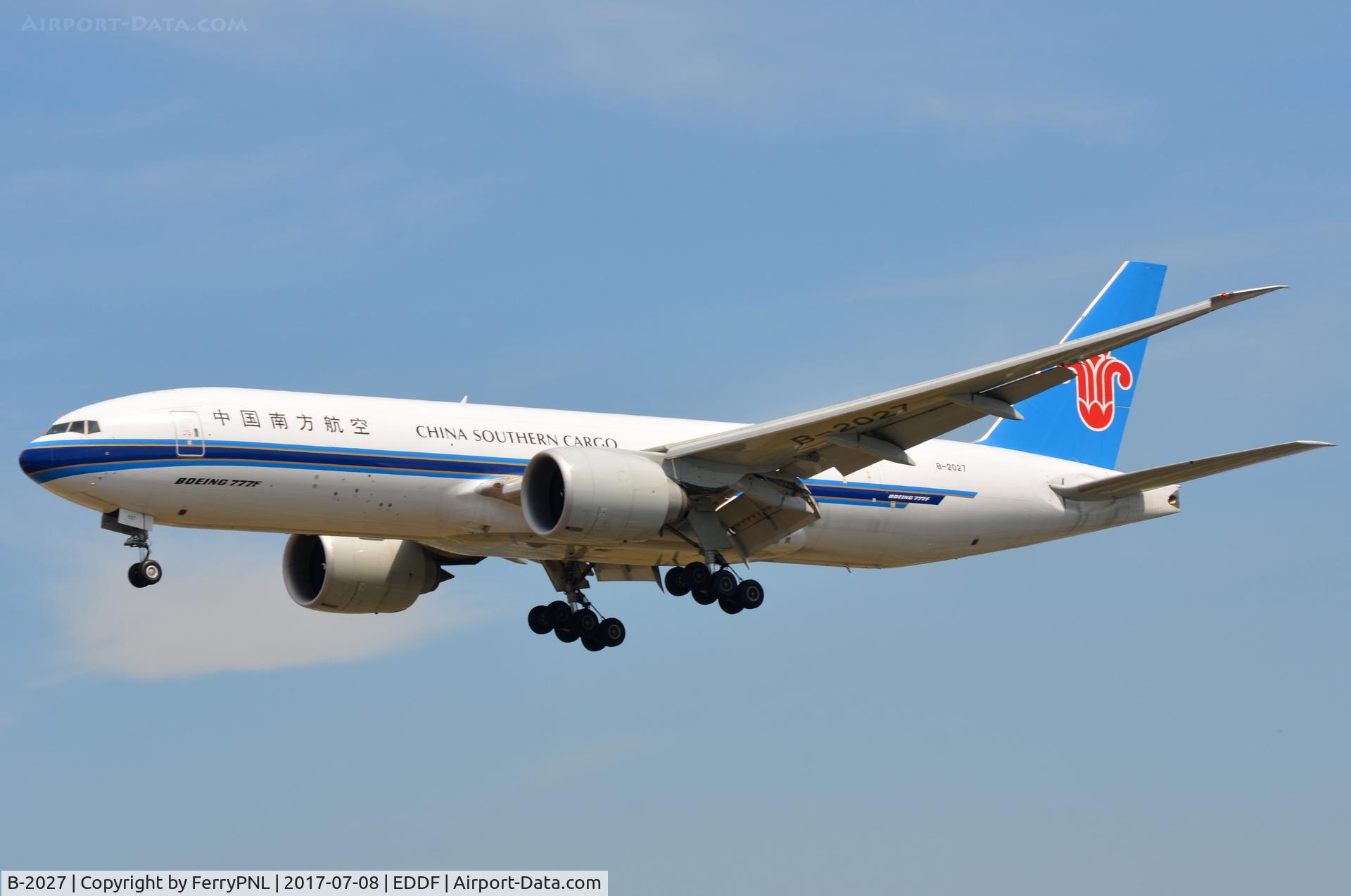 B-2027, 2015 Boeing 777-F1B C/N 41636, China Southern B772F landing